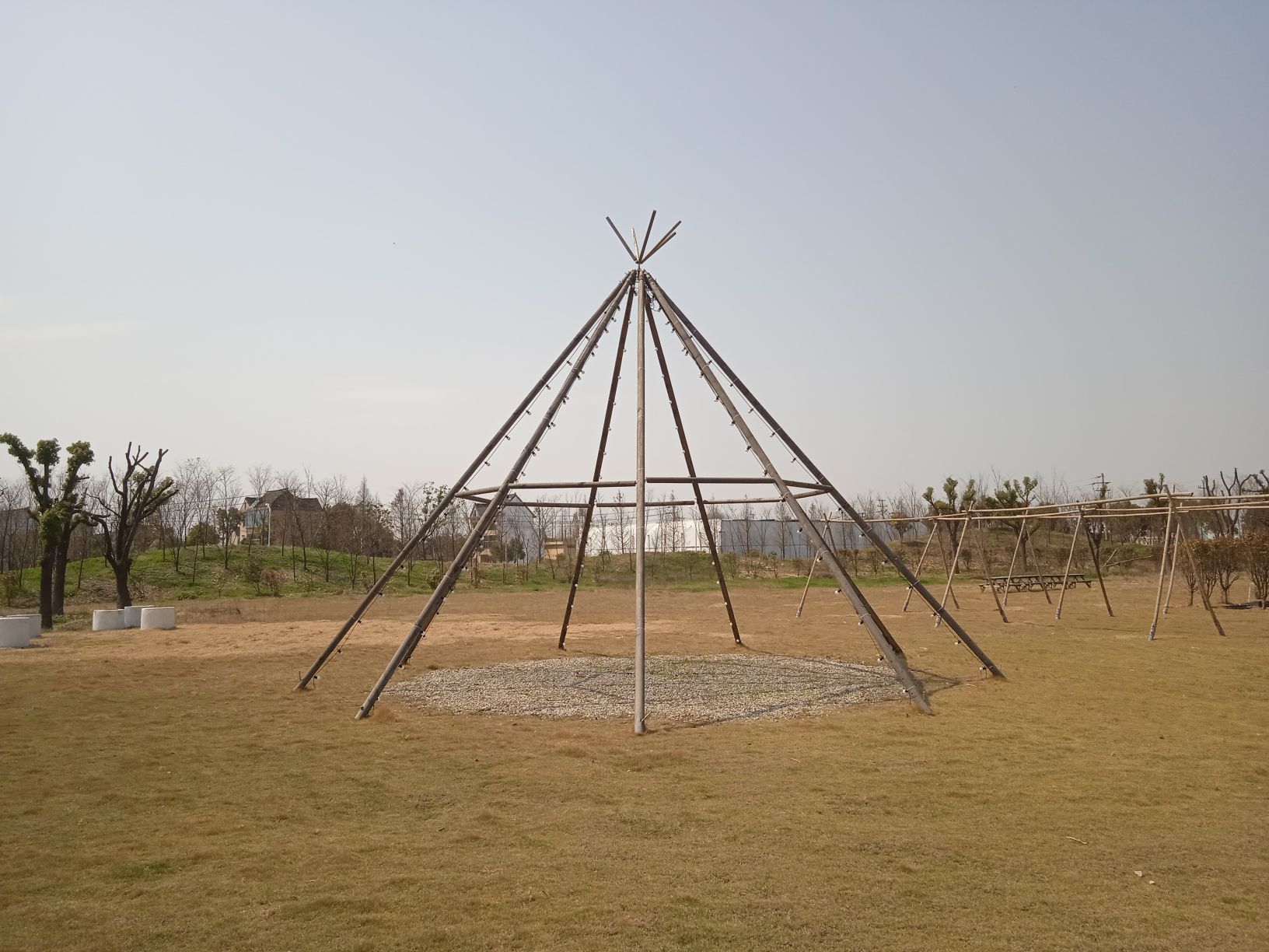 大热荒野嘉兴平湖废墟营地