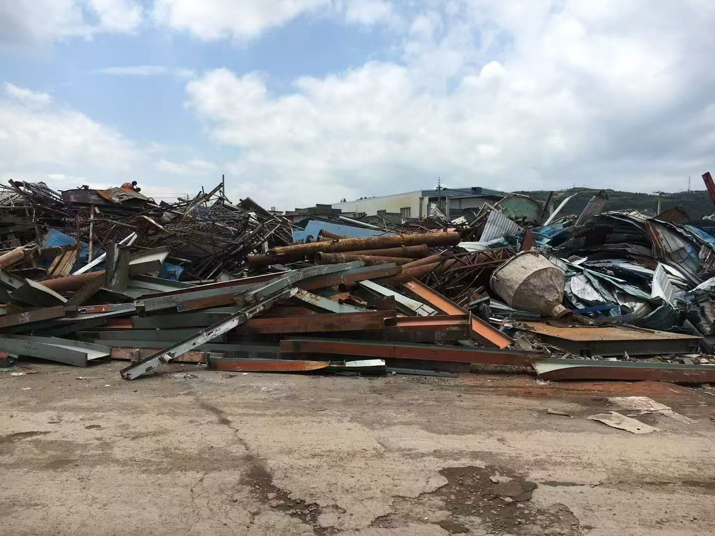 小雷废旧物资回收站