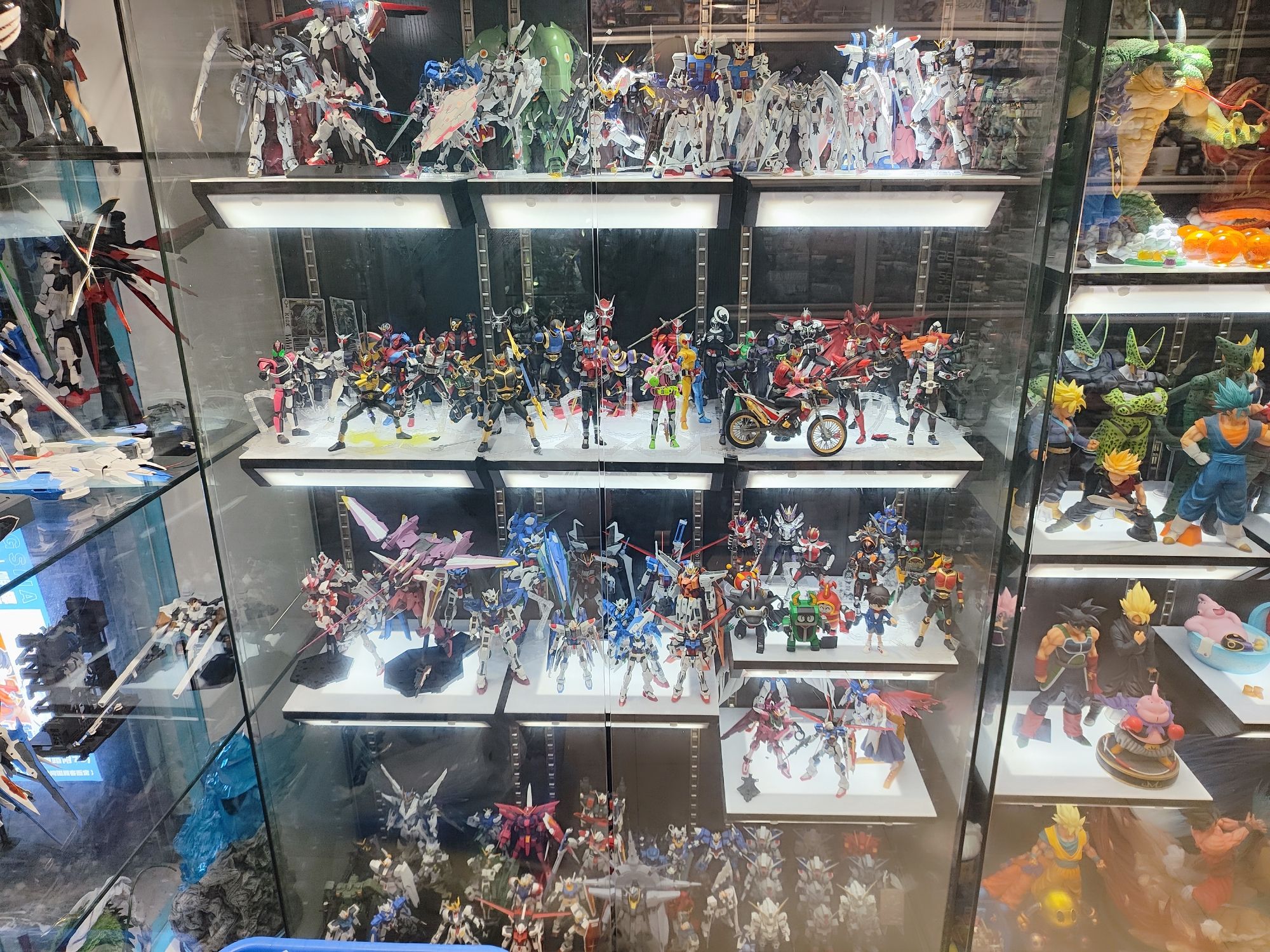 DRW模玩赏(樊西巷社区店)