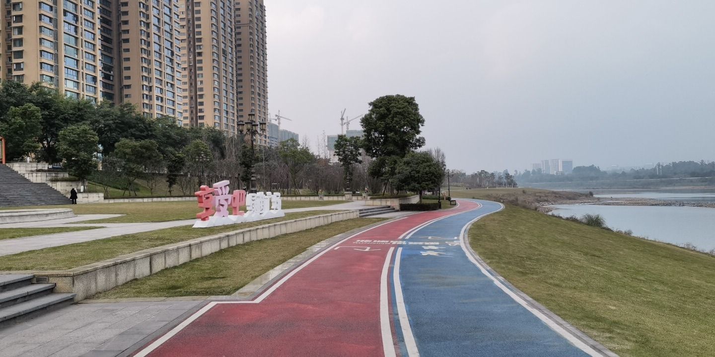 享受吧绿茵广场