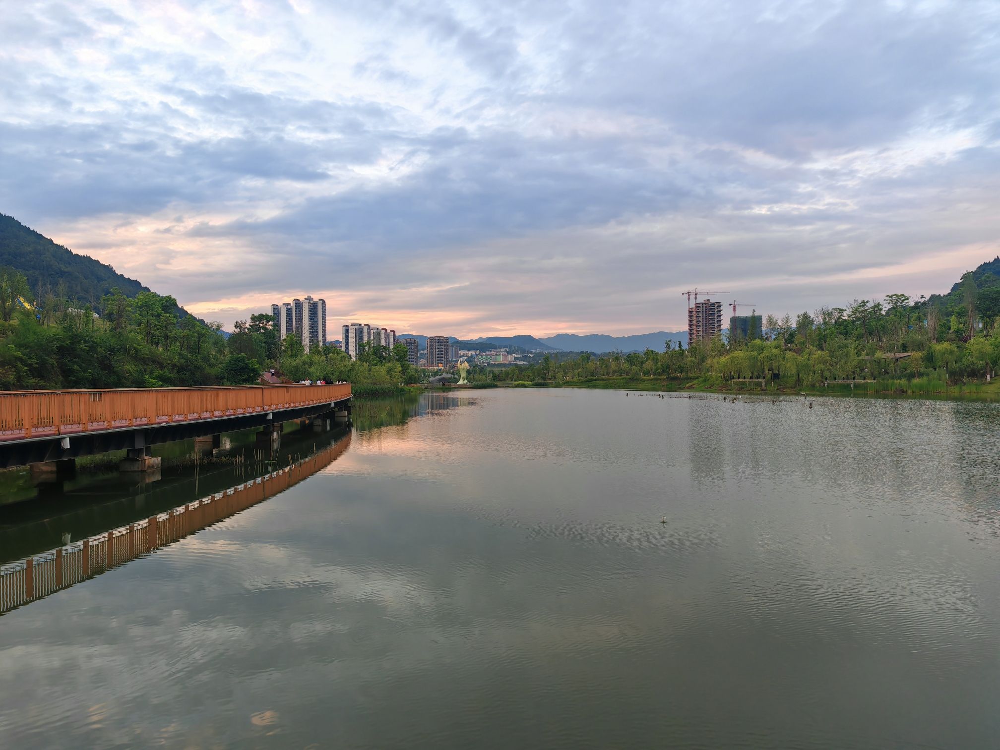 高明湖公园