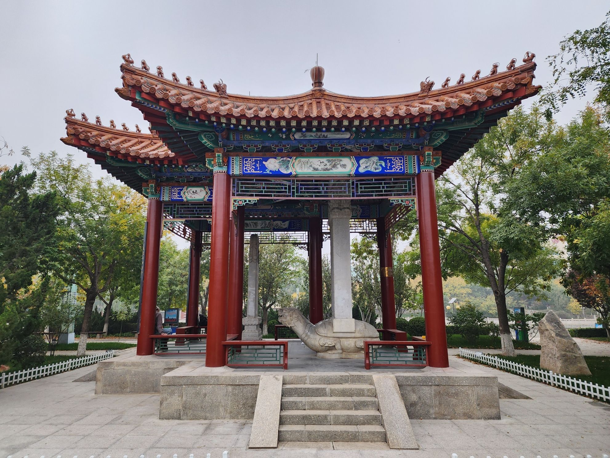 御碑亭旅行图片 1