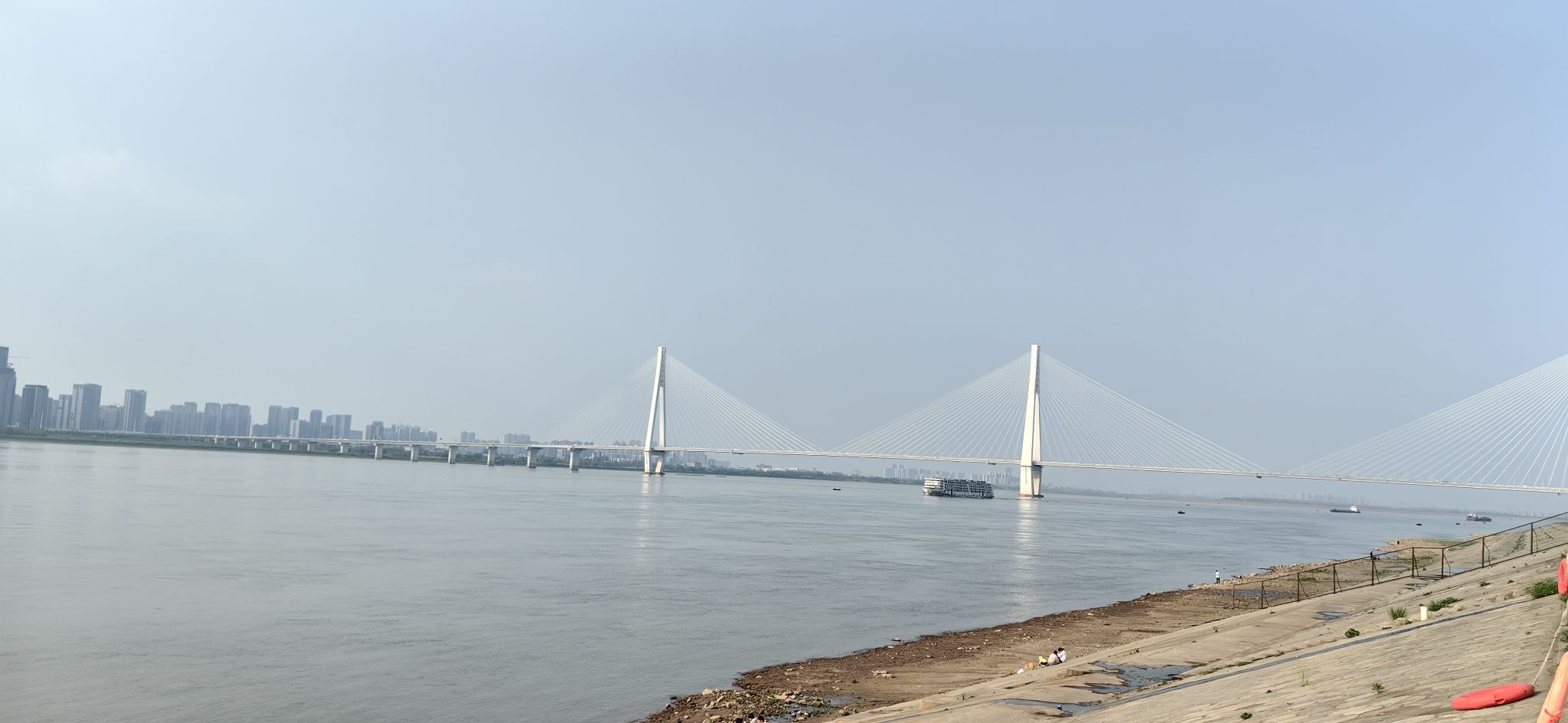 铁机江滩天使广场旅行图片 1
