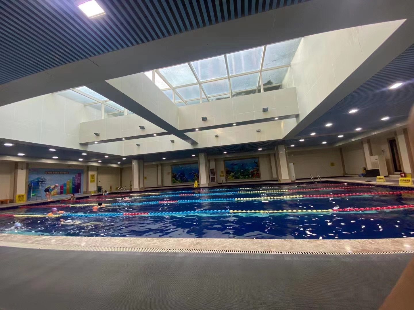 场地封面-朗悦游泳馆