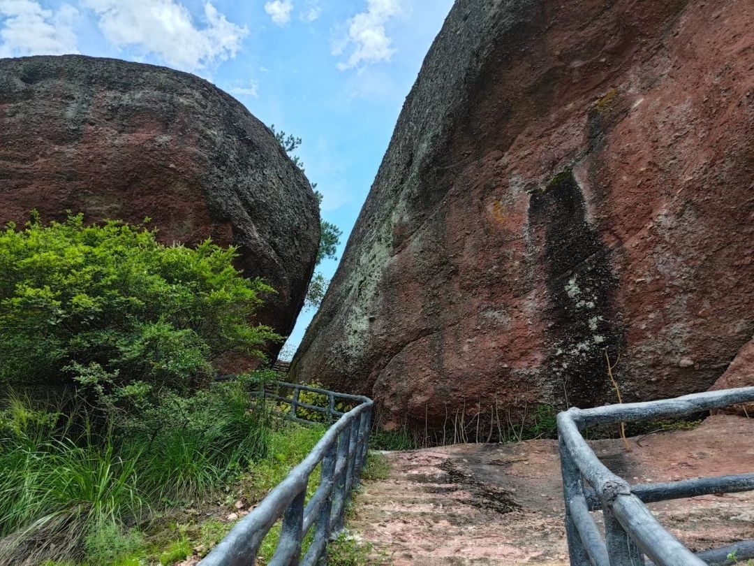 江西省上饶市广丰区铜钹山镇石溪村红花岩旅行图片 3