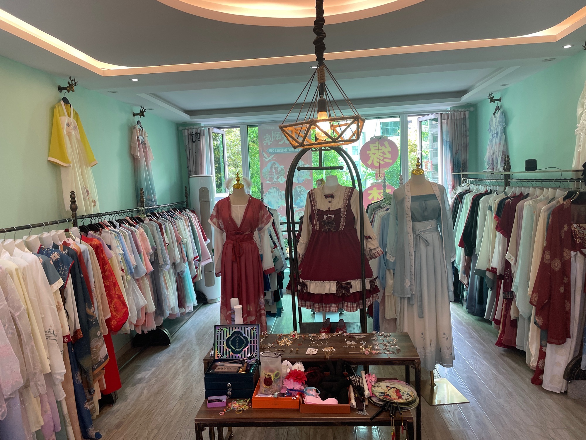 缘梦汉服饰服装店