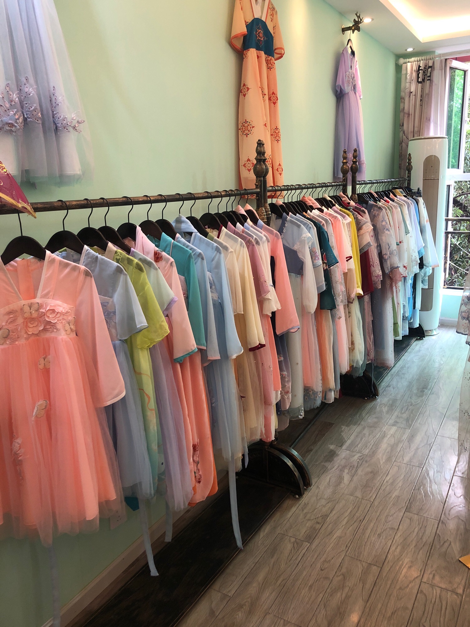 缘梦汉服饰服装店