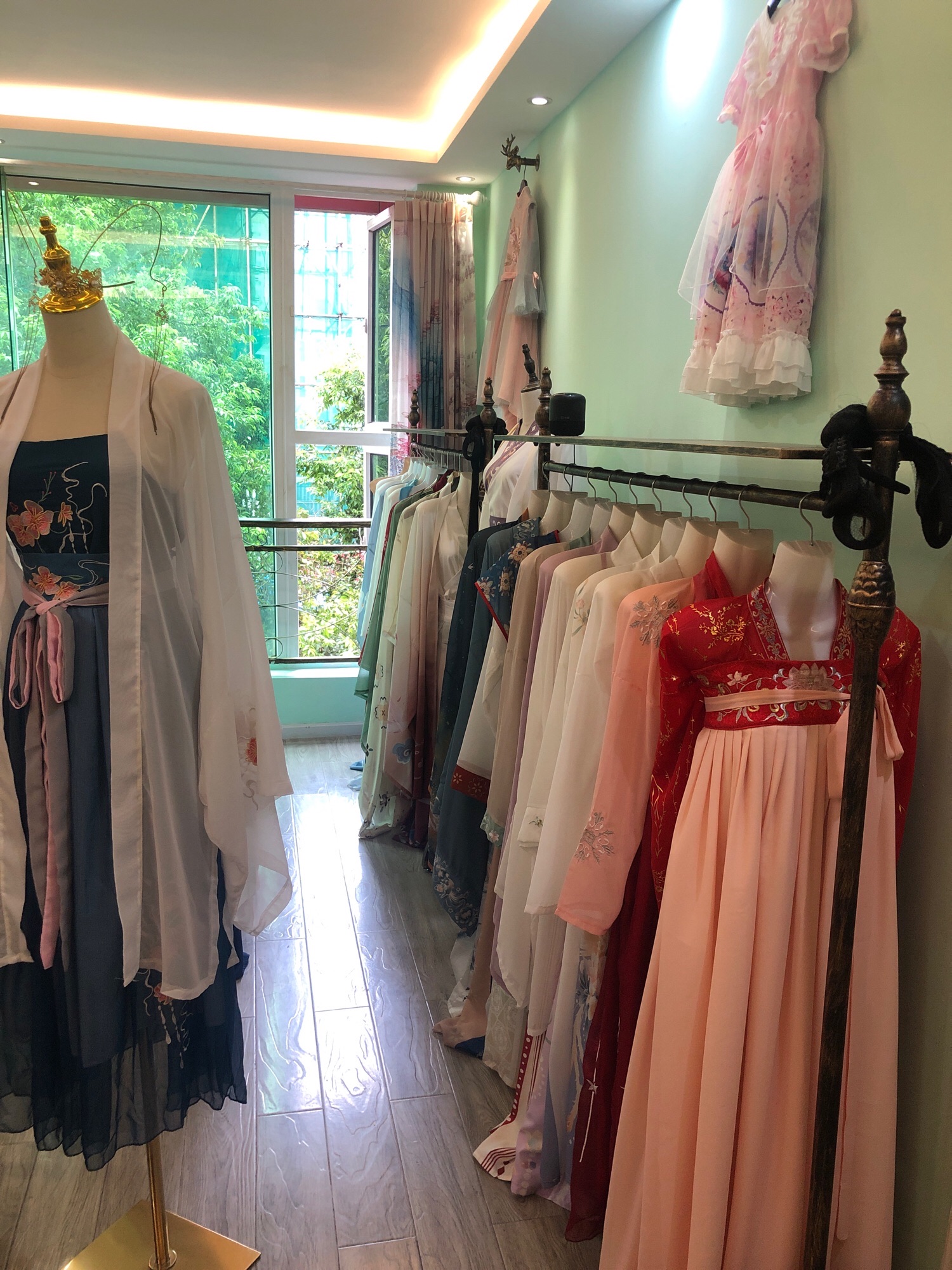 缘梦汉服饰服装店