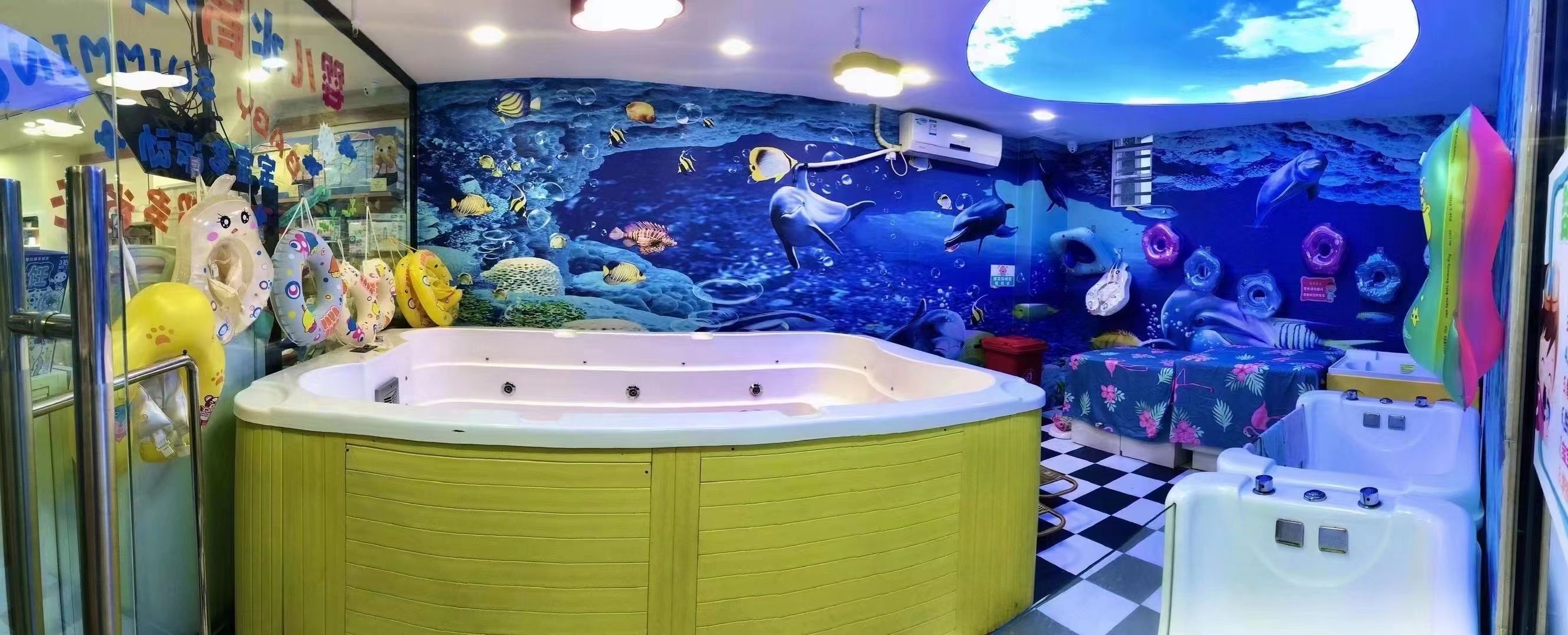 场地封面-凤凰城游泳健身