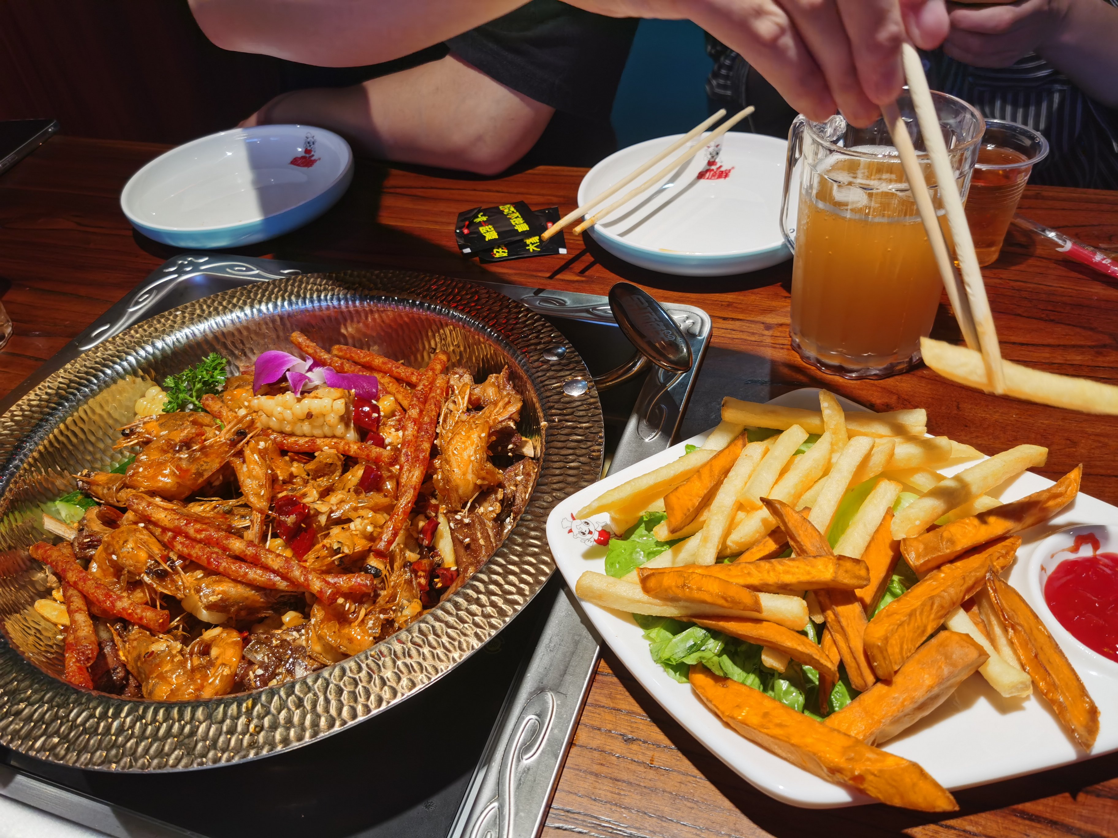 金顶鲜·活鱼锅·羊排虾·黑鸭煲·融合餐厅(安阳总店)