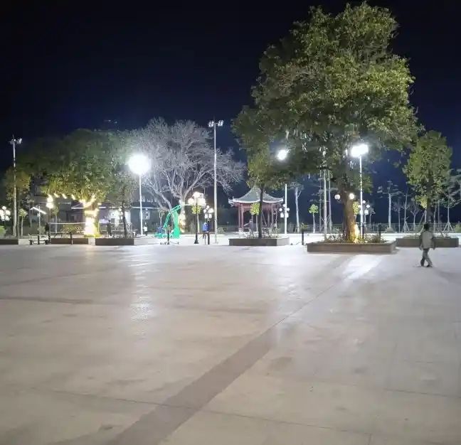 明月广场旅行图片 1