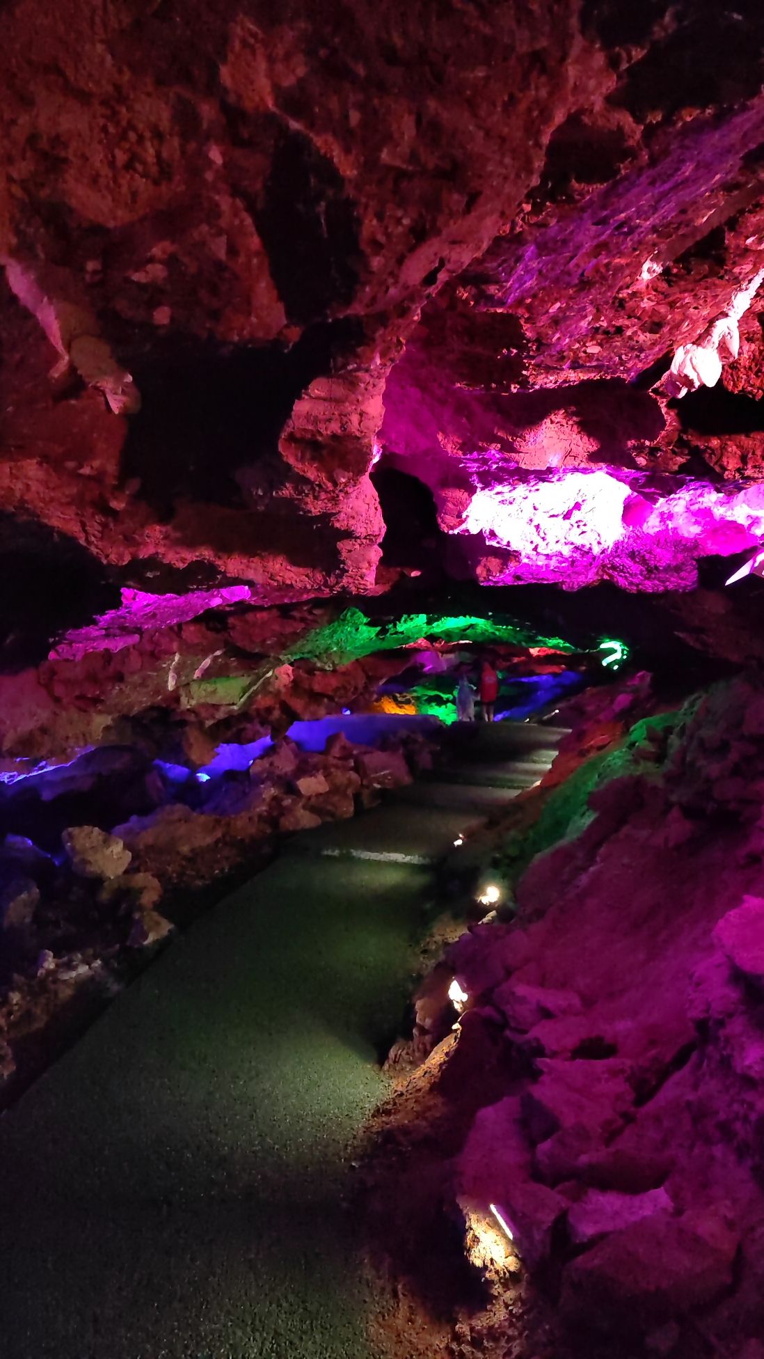 龙门溶洞旅行图片 3