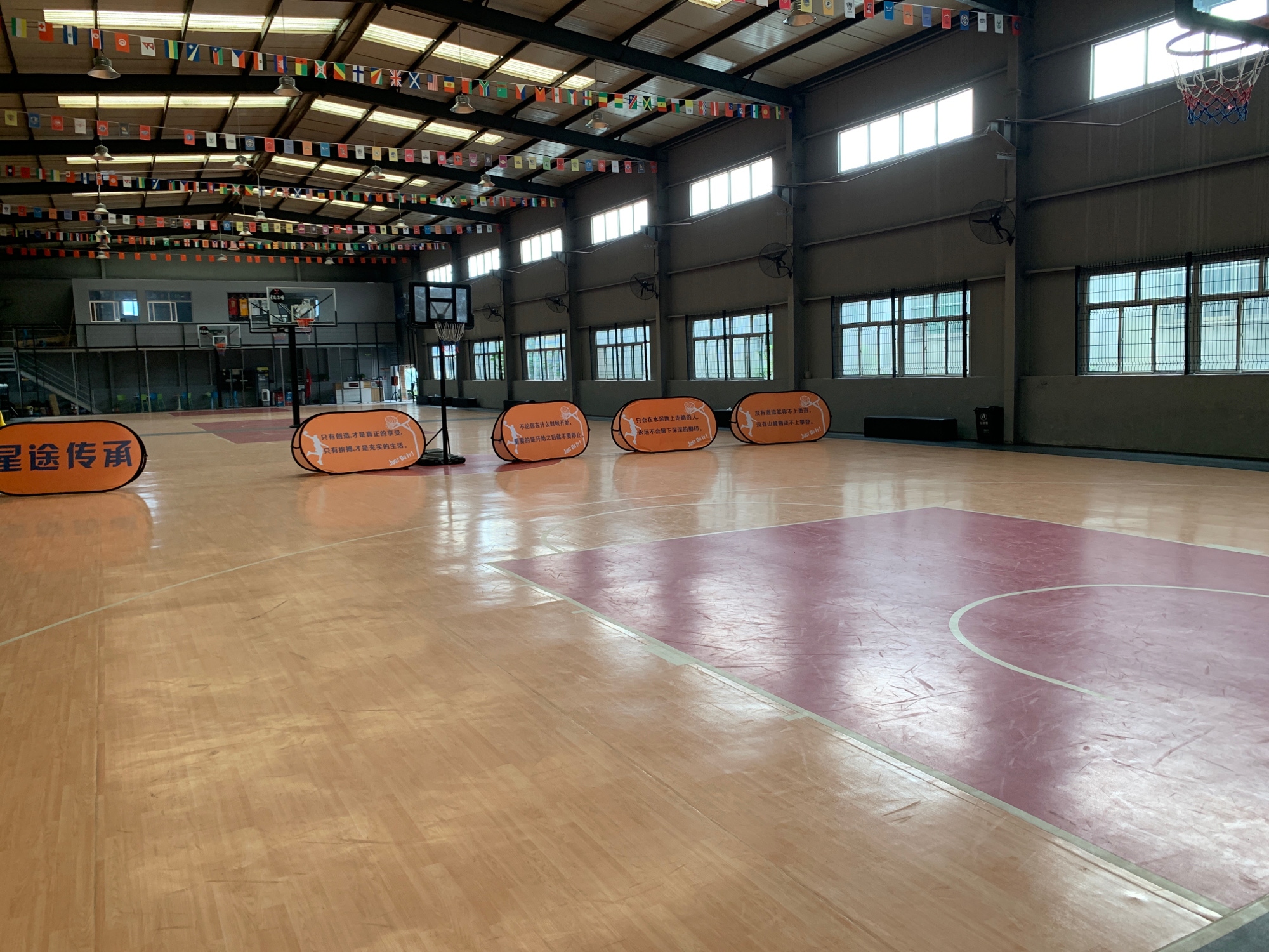 场地封面-星途传承篮球馆