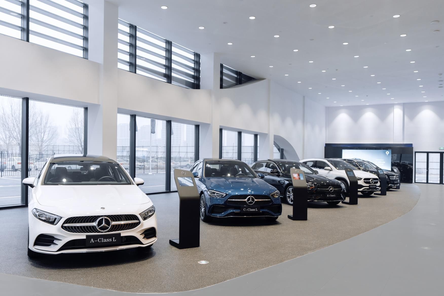 宿迁鹏龙世博奔驰4S店