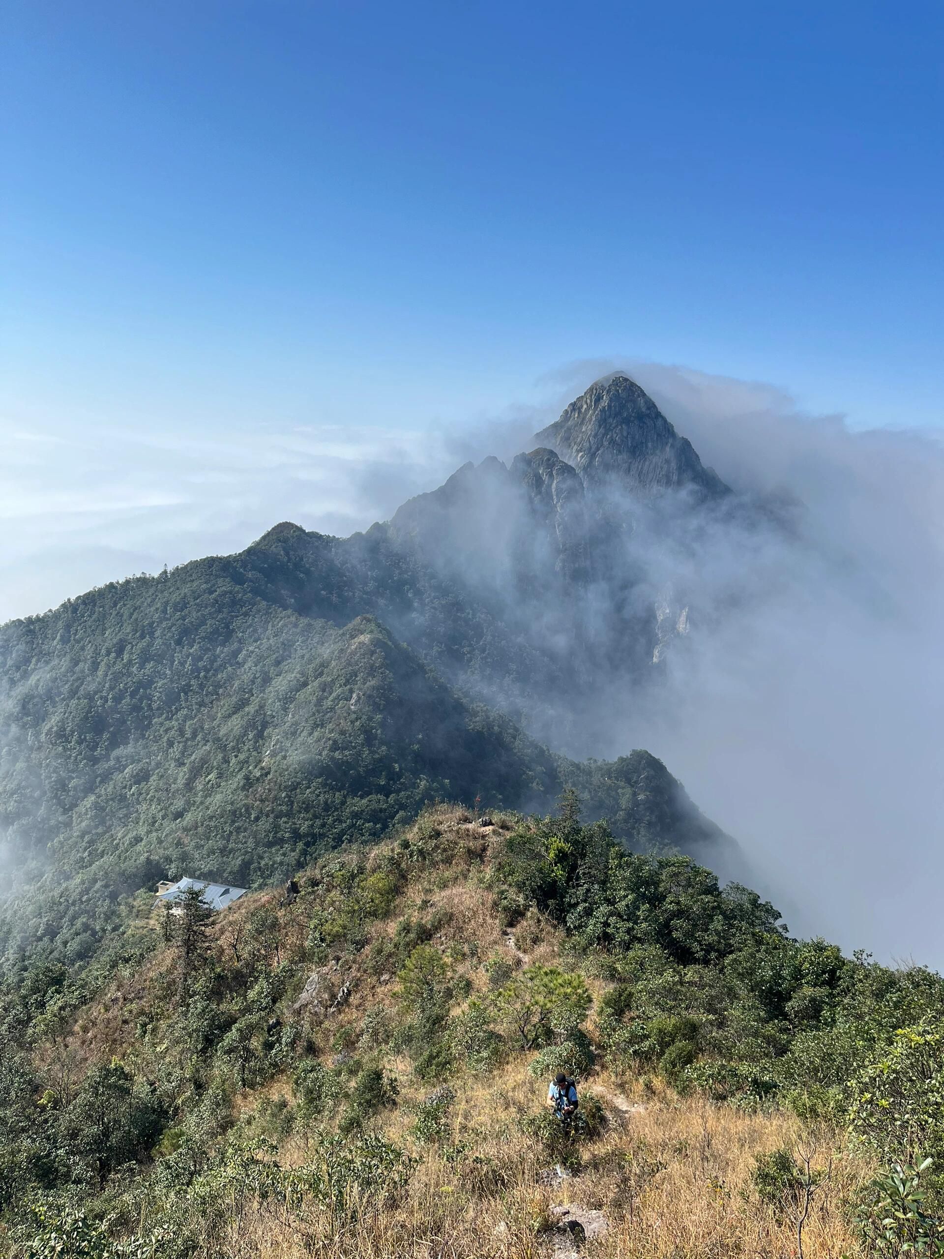 龙斗峰登山口旅行图片 3