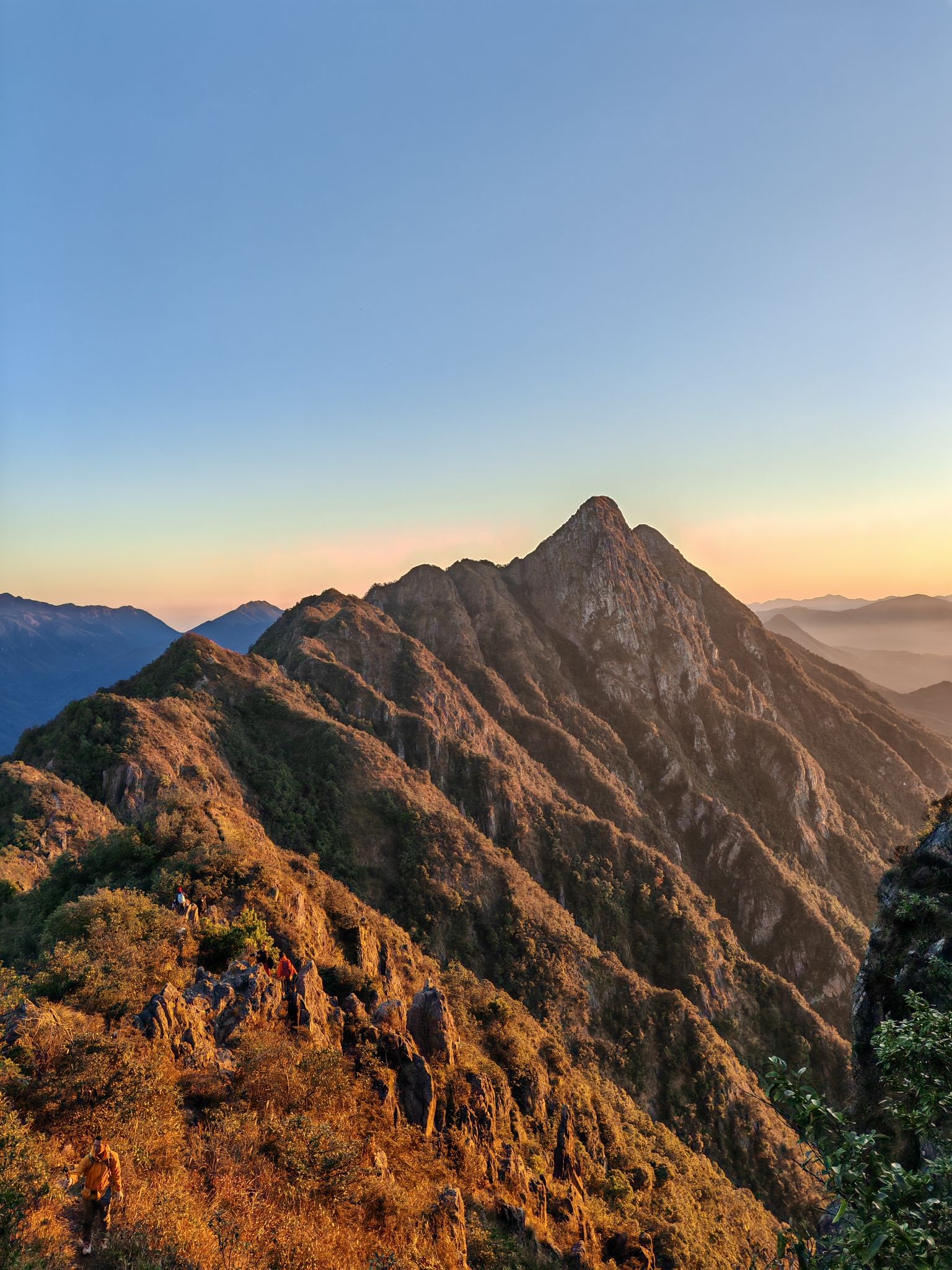 龙斗峰登山口旅行图片 3