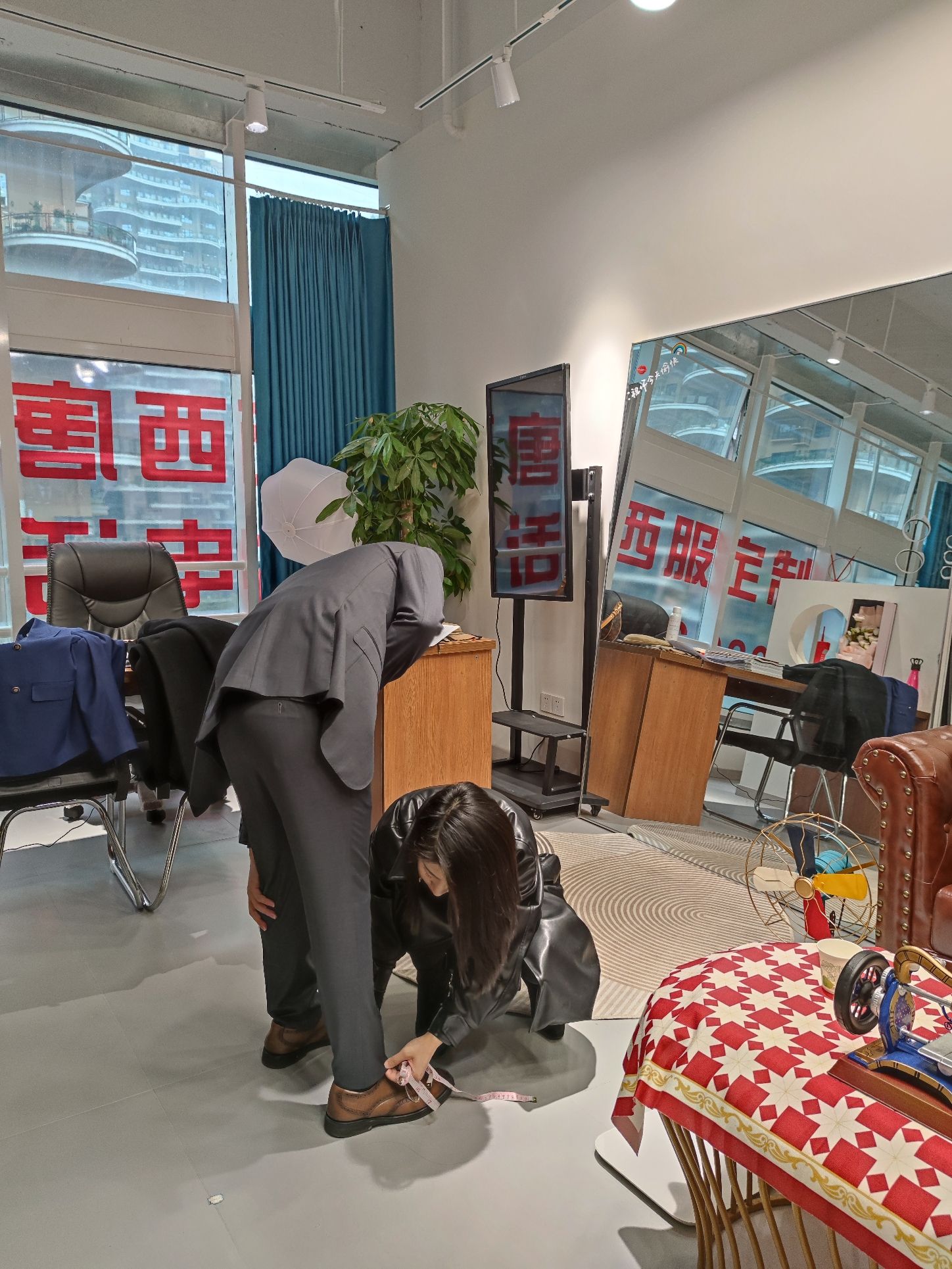 华衣西唐西服定制