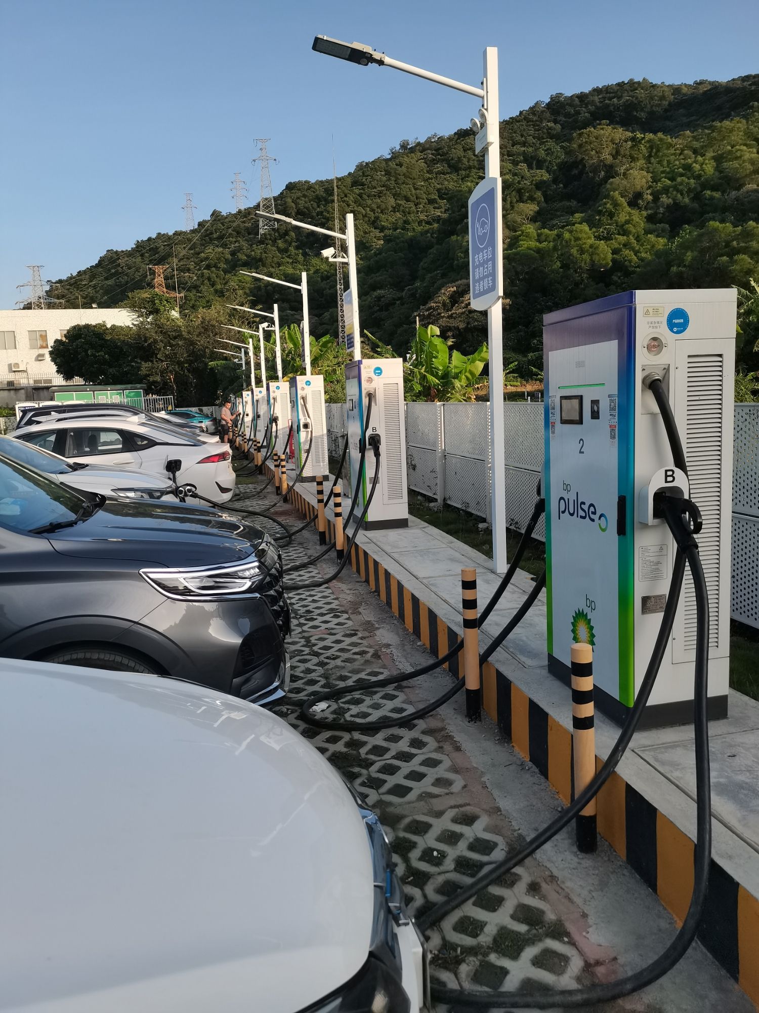 小桔充电汽车充电站(BP快速充电站珠海金湾机场)