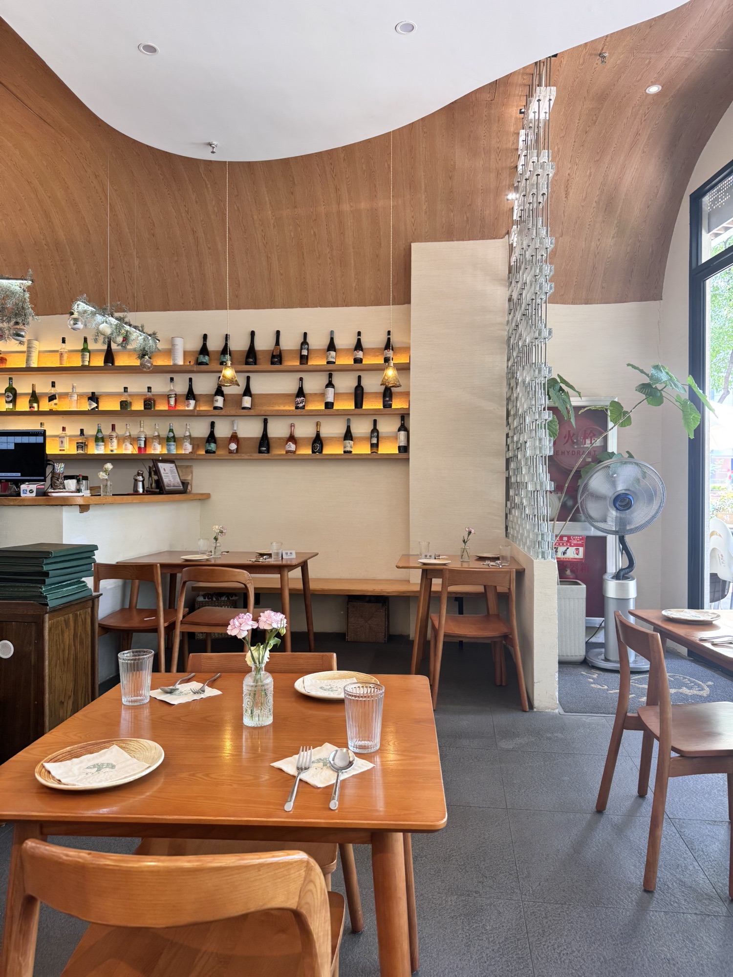 LonnieLonnie橡树自由餐厅(宁波天一广场店)