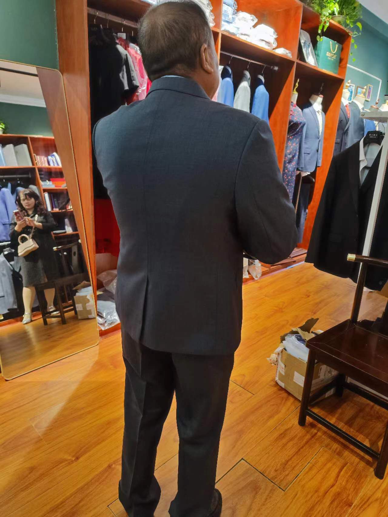 萨维尔西服定制(意佳福花园店)