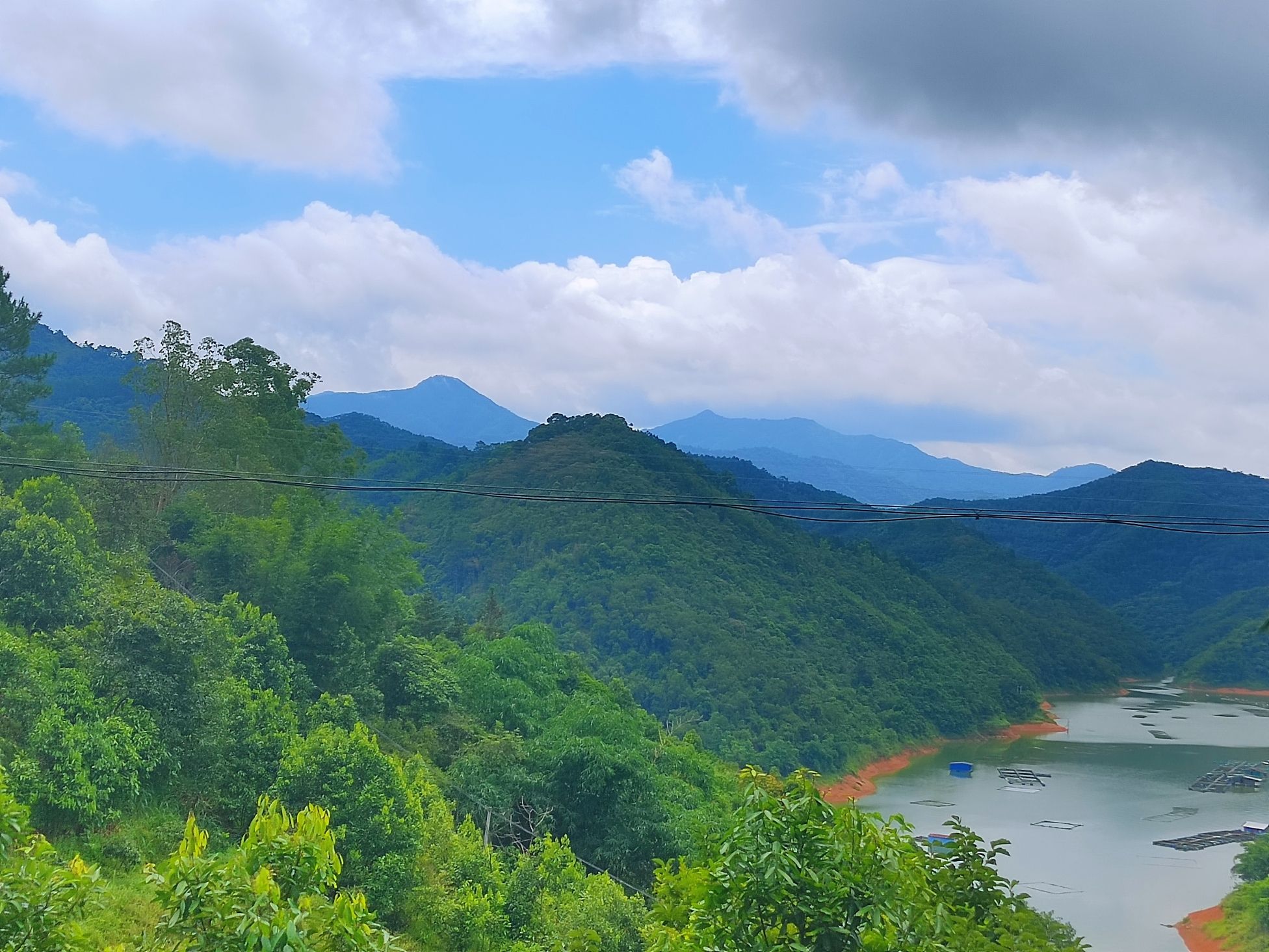 大美向阳湖张屋观景台