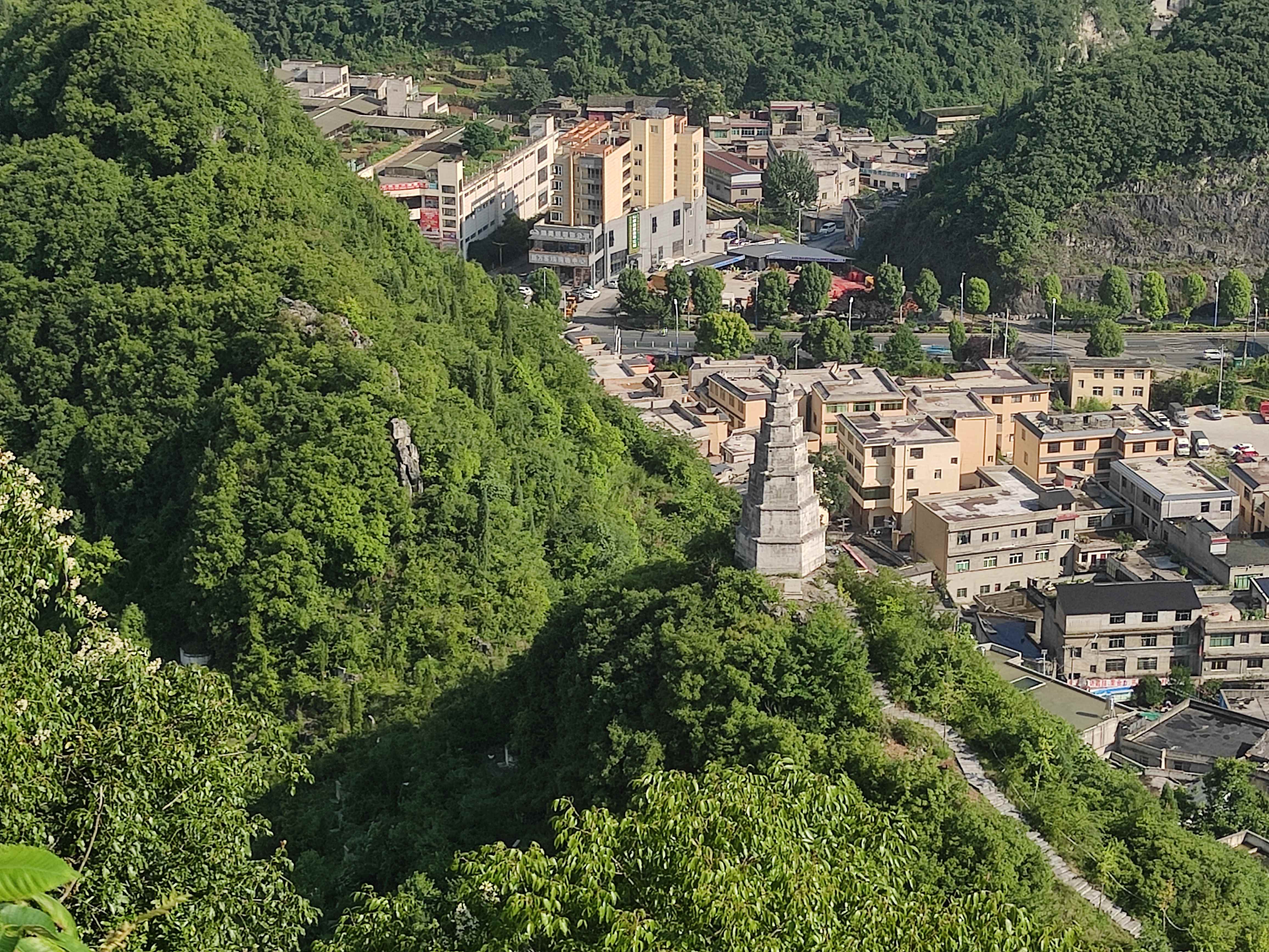 花山石塔旅行图片 2