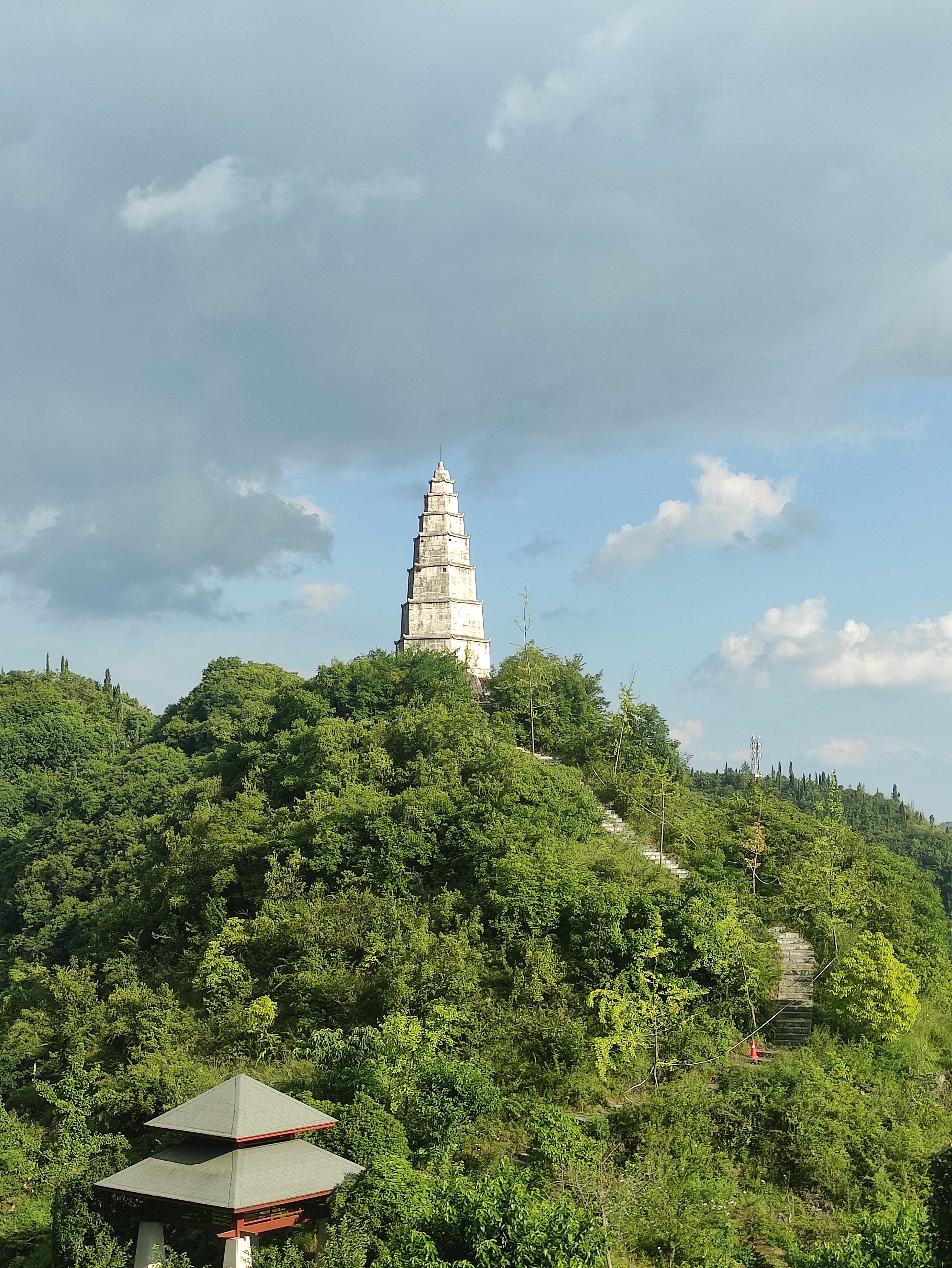 花山石塔旅行图片 3