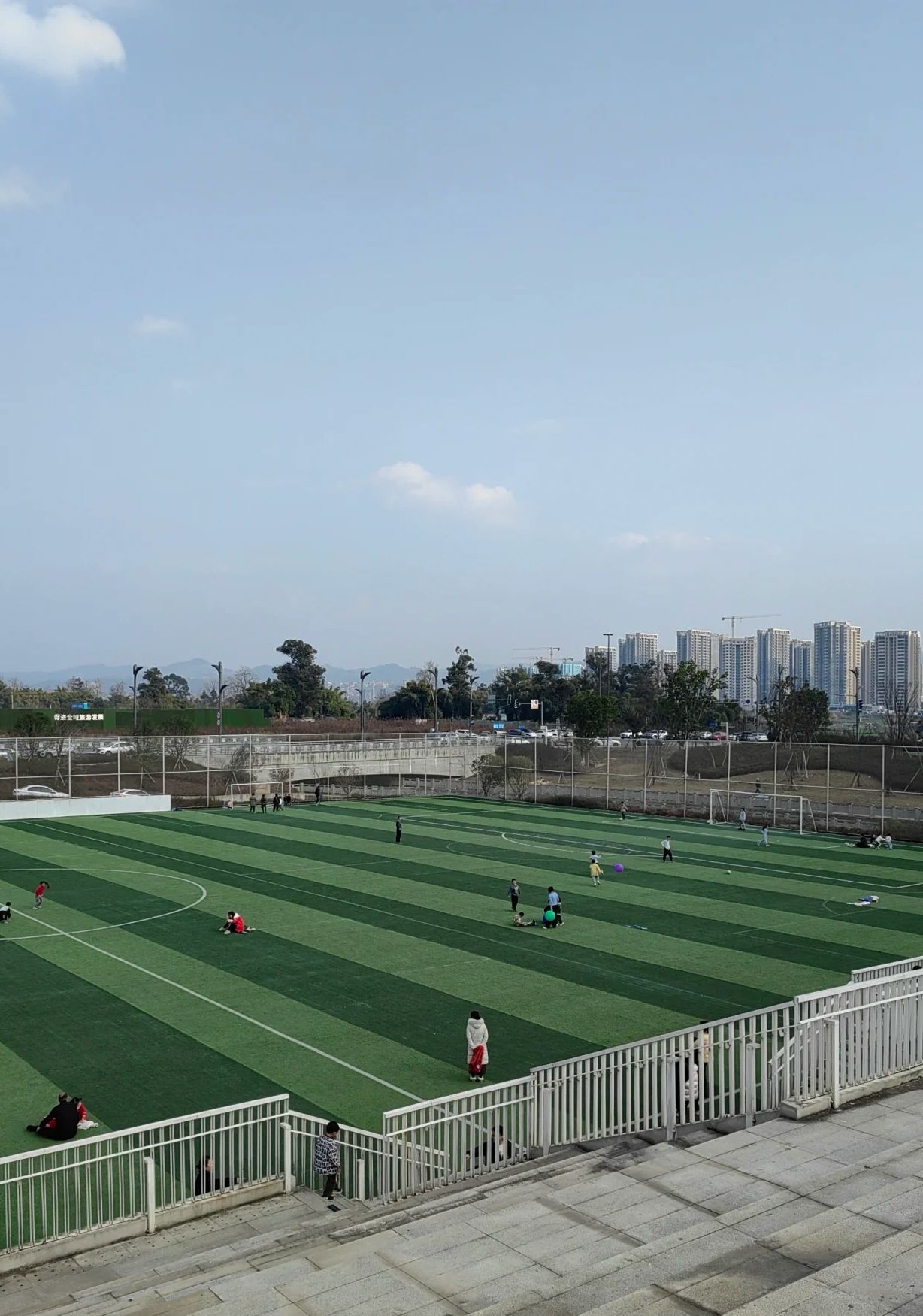 场地封面-东安湖公园运动岛足球场