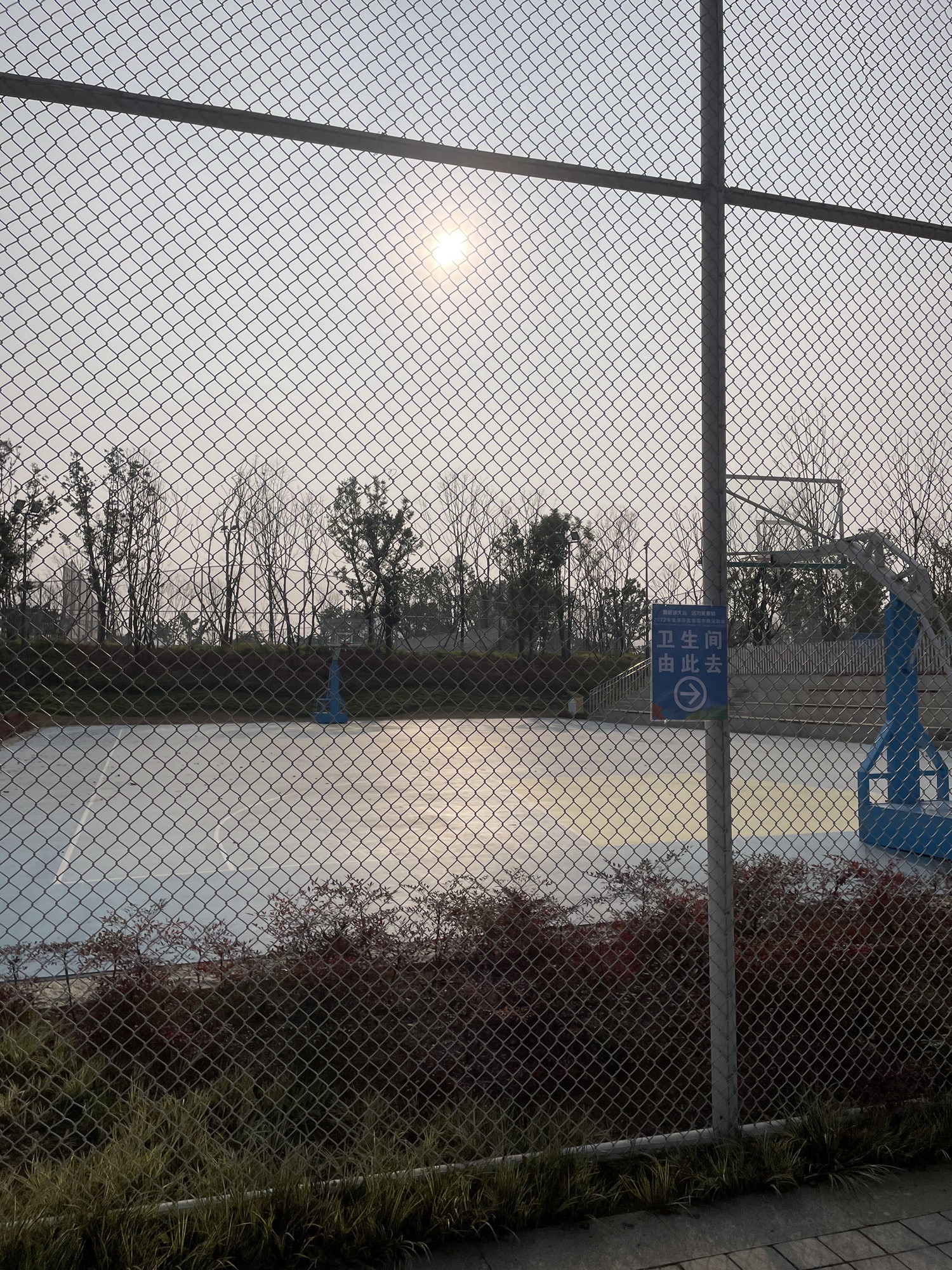 场地封面-东安湖公园篮球场地