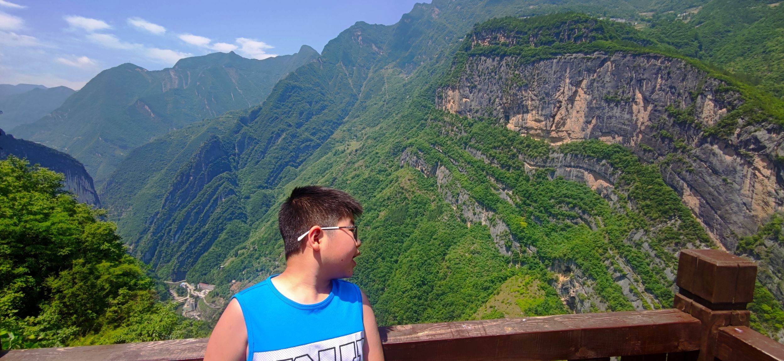 兰英乡挂壁公路旅行图片 2