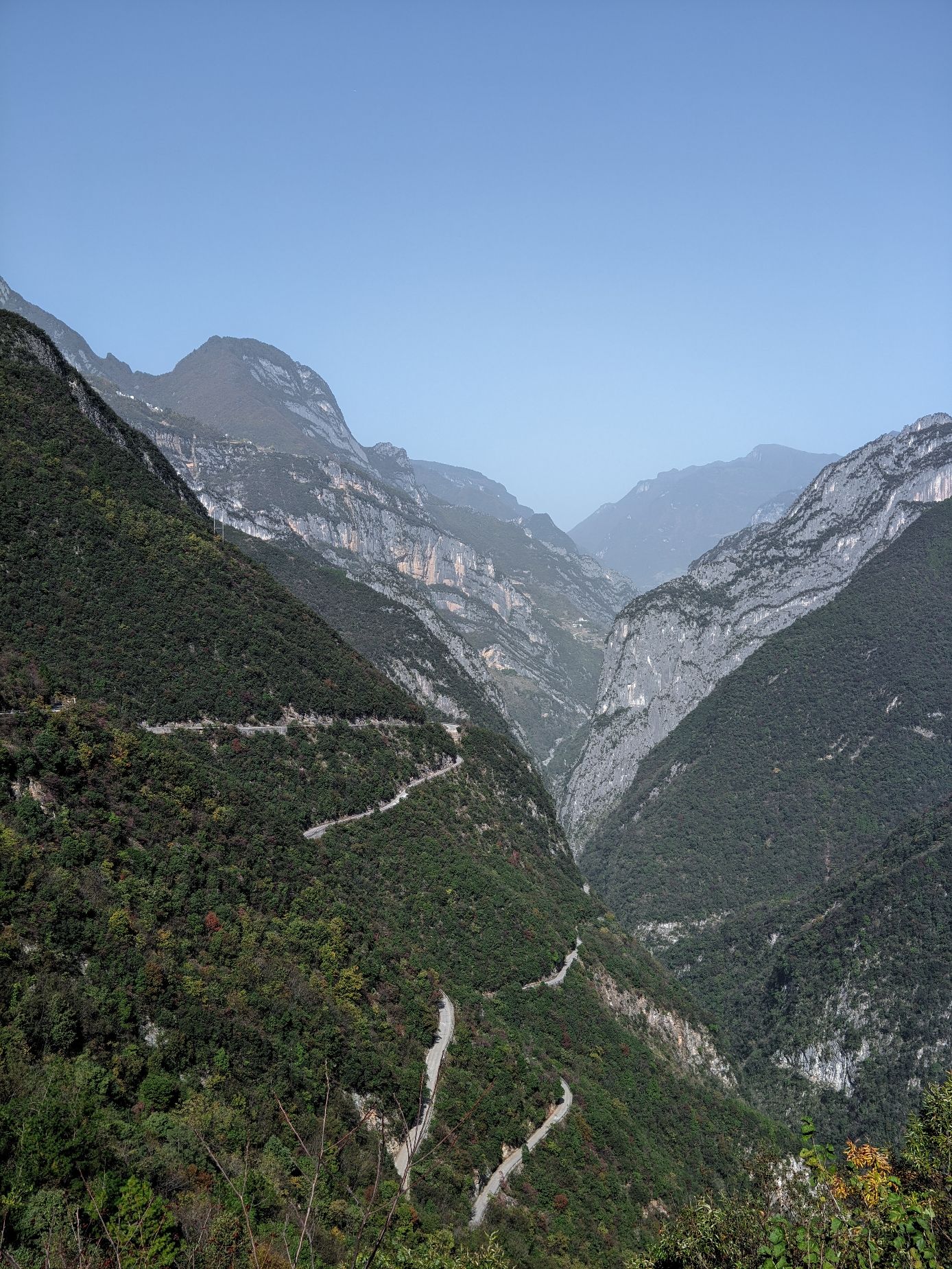 兰英乡挂壁公路旅行图片 3