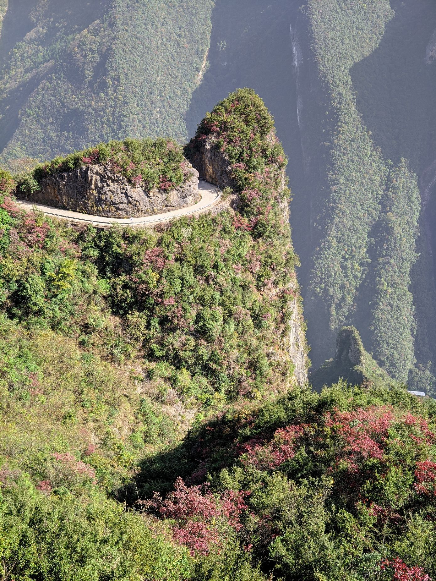 兰英乡挂壁公路旅行图片 1