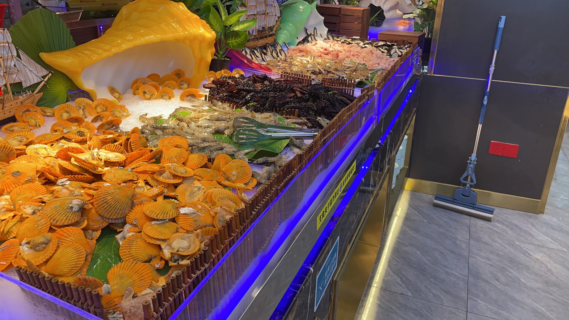 圣捞海鲜自助百汇餐厅(龙岩新罗万达广场店)