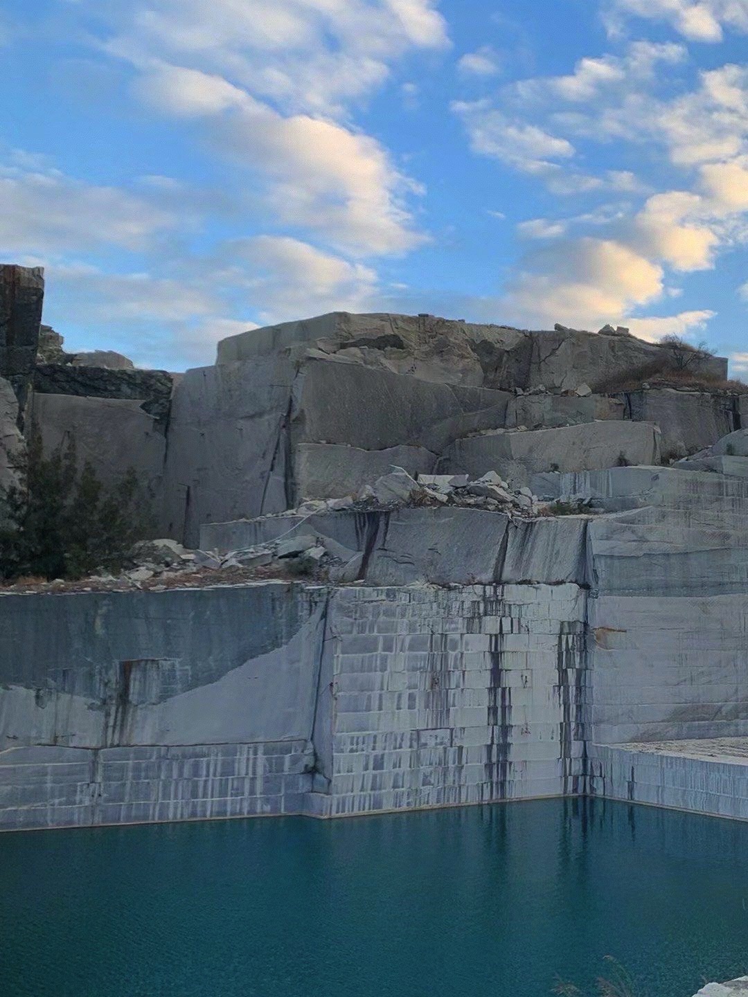 矿坑秘境公园旅行图片 1