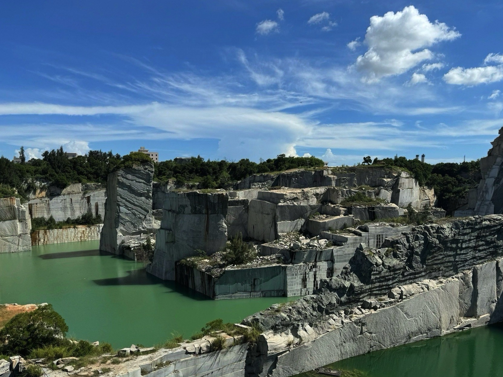 矿坑秘境公园旅行图片 3