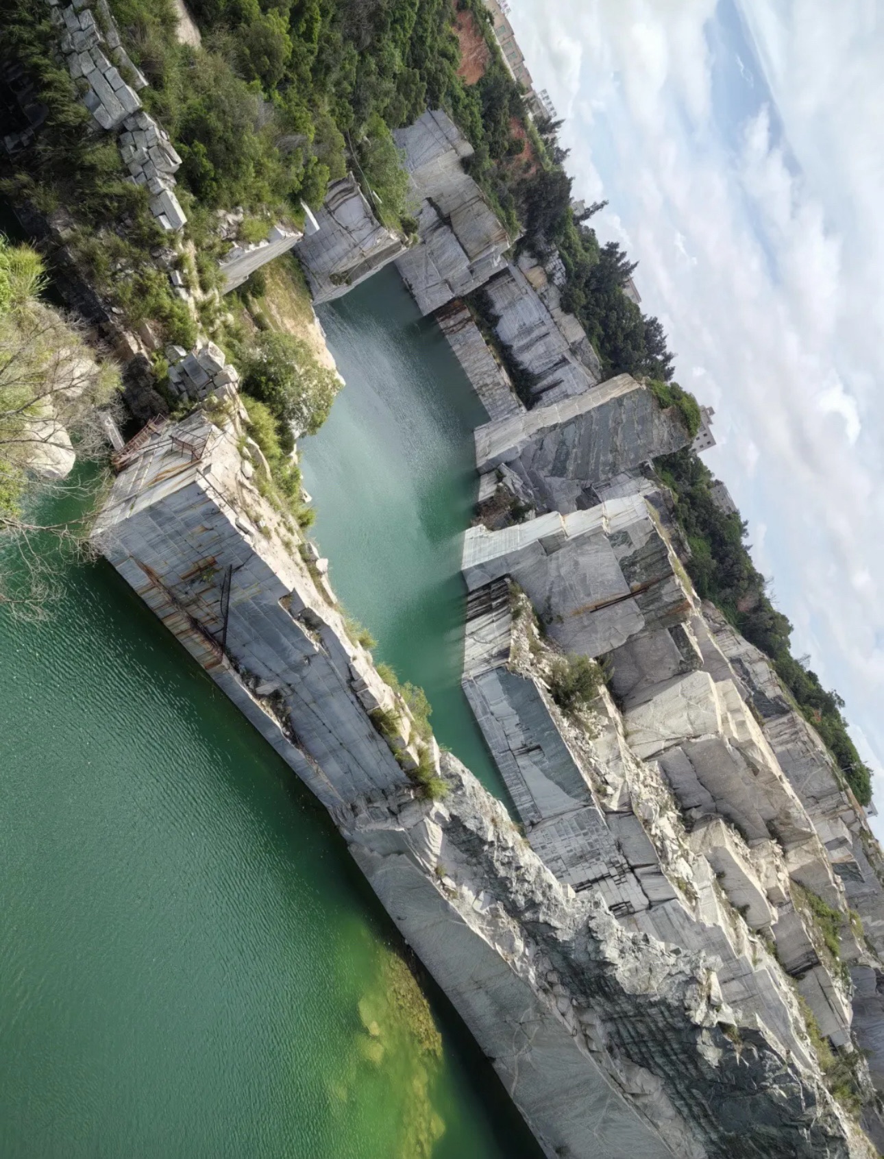 矿坑秘境公园旅行图片 2