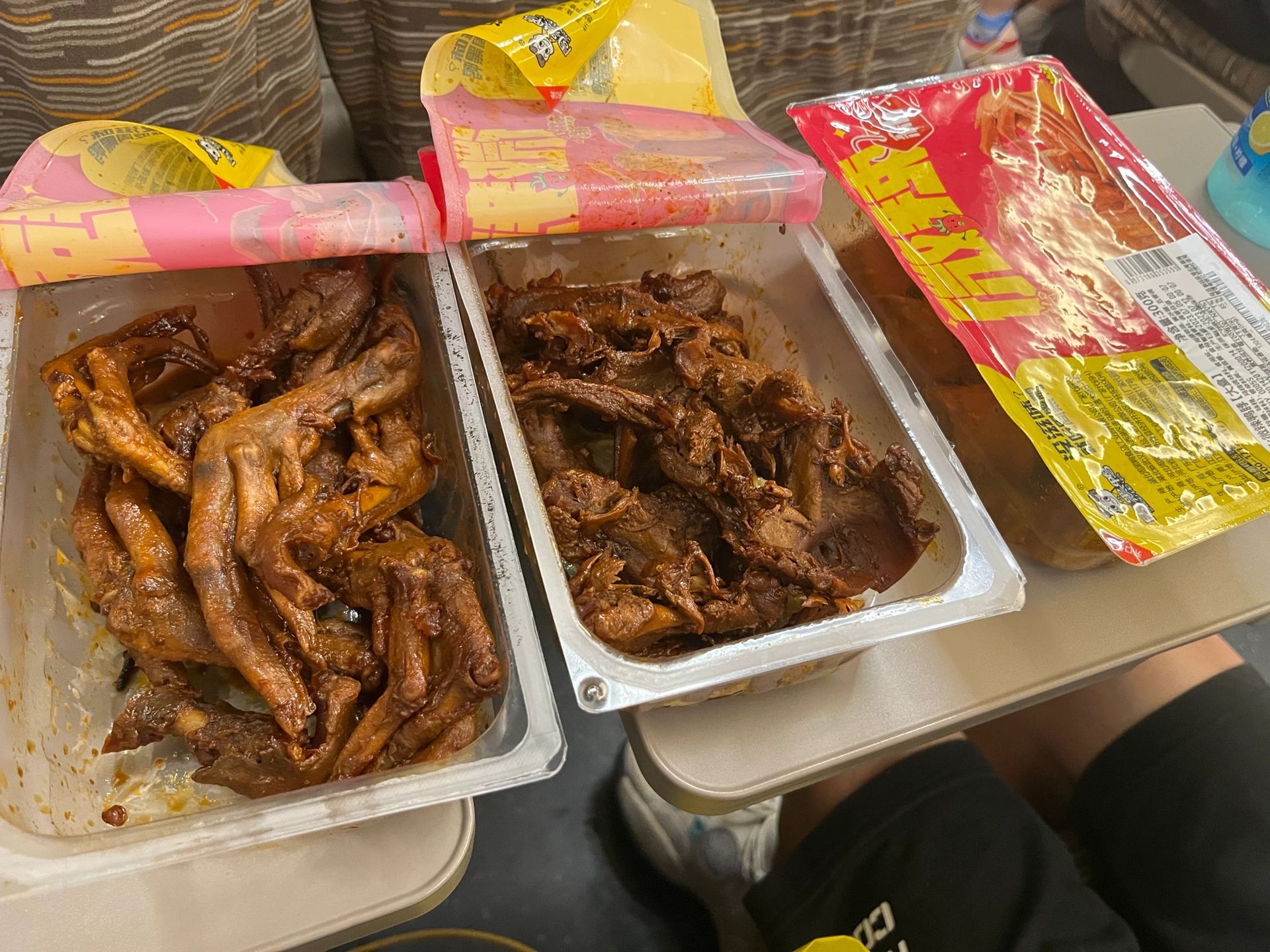 周黑鸭(海口秀英万达店)