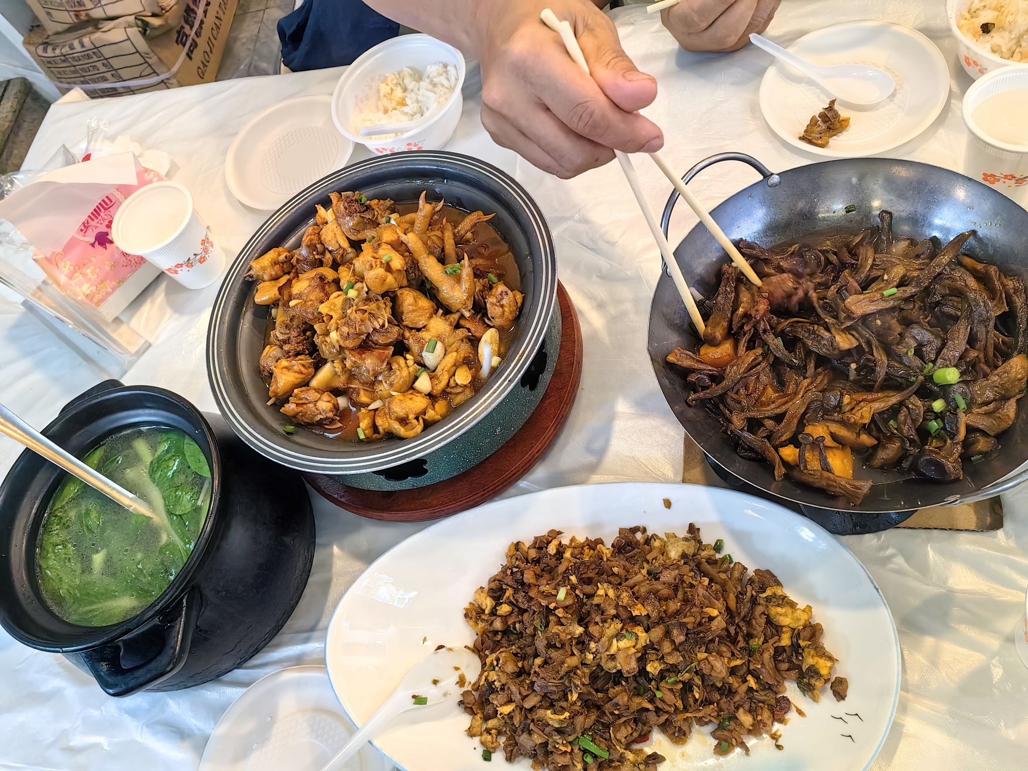 璐姑娘餐厅