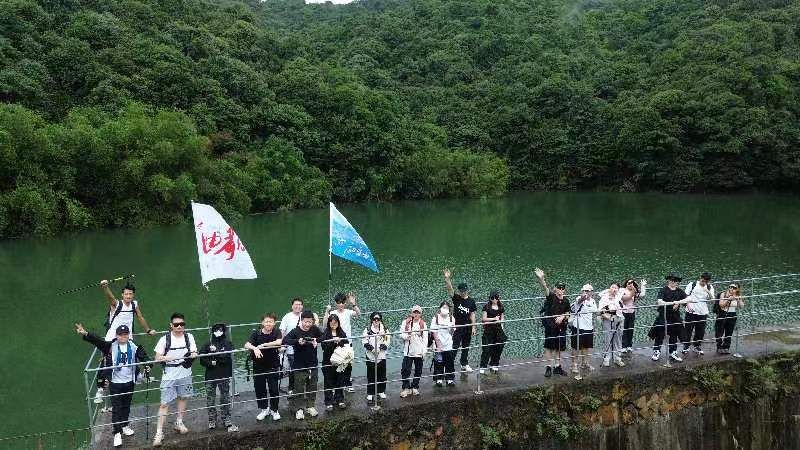 万绿谷天坑瀑布旅行图片 2