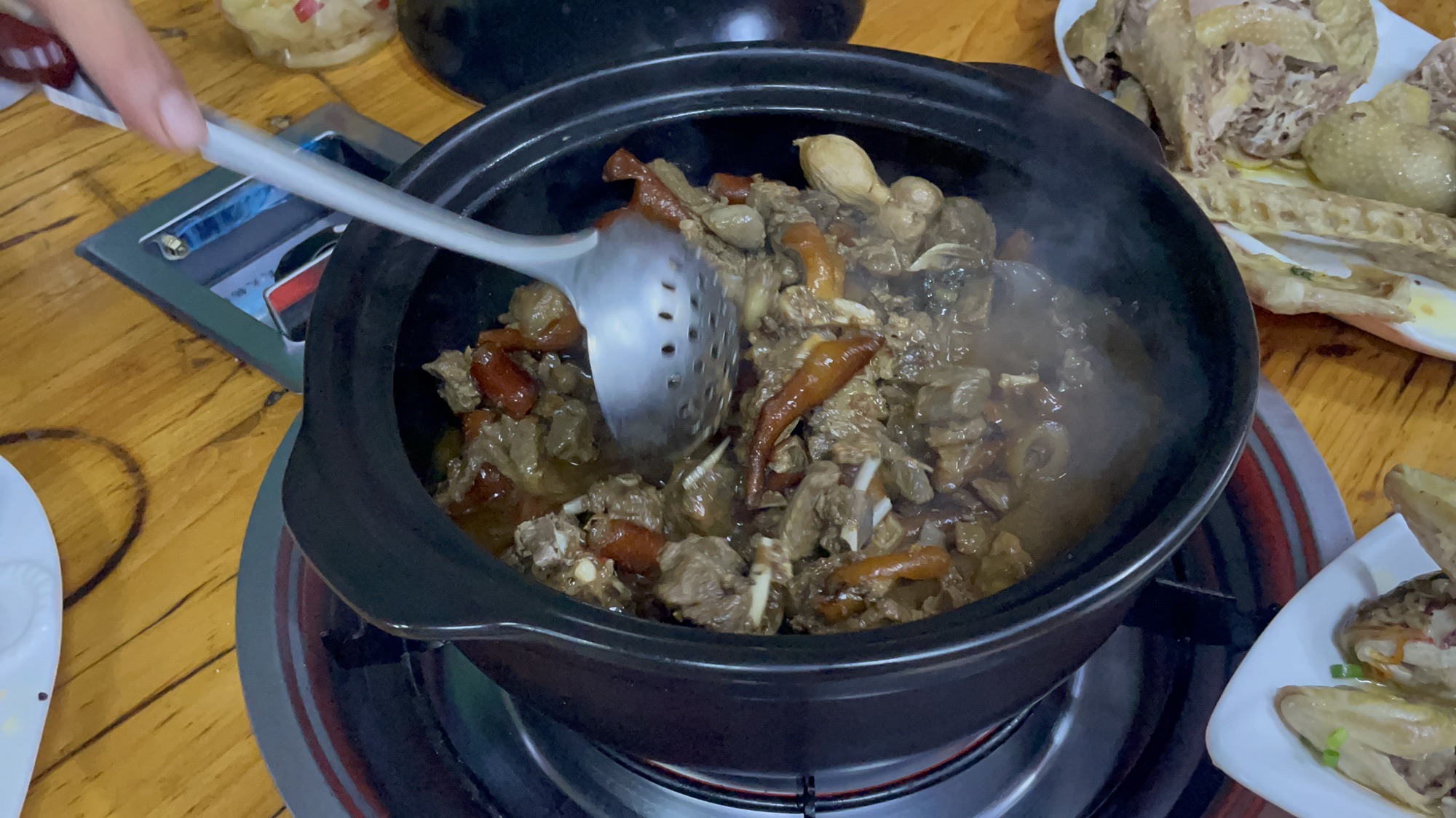桥头狗肉店