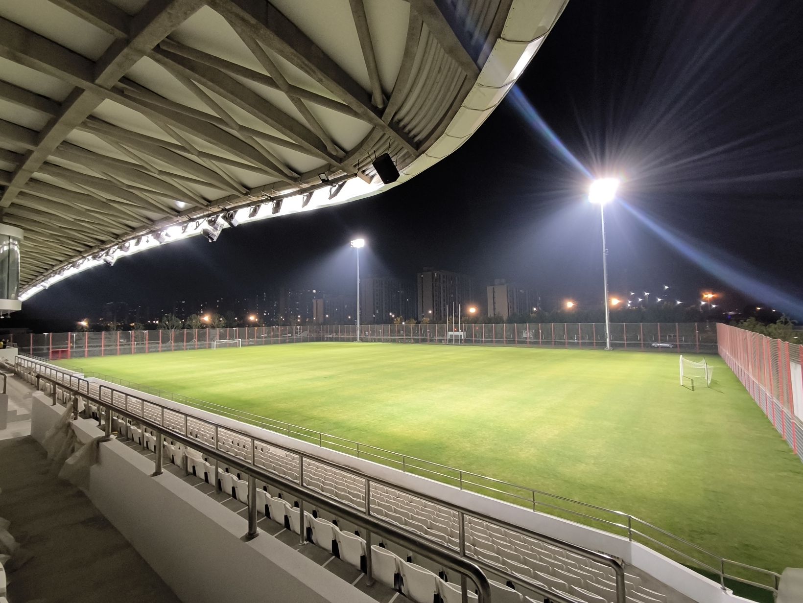 推荐场地-乐动力·临港足球综合运动中心-1号馆