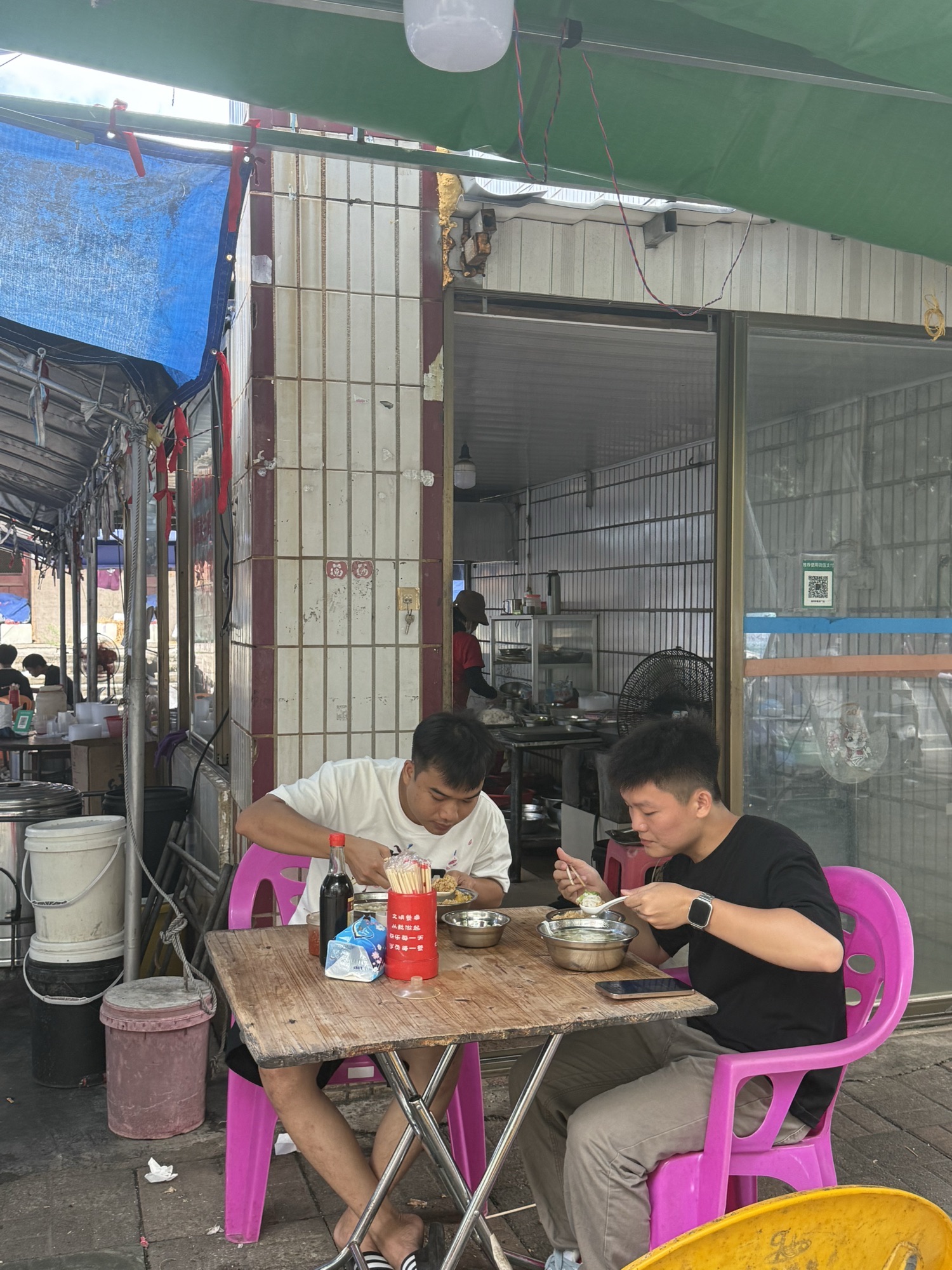 彩姐抱罗粉