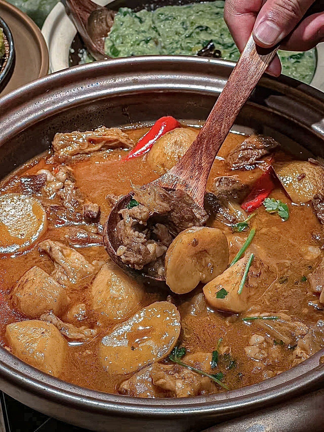 吃饭皇帝大.土家民族菜(华彩·海口湾广场店)