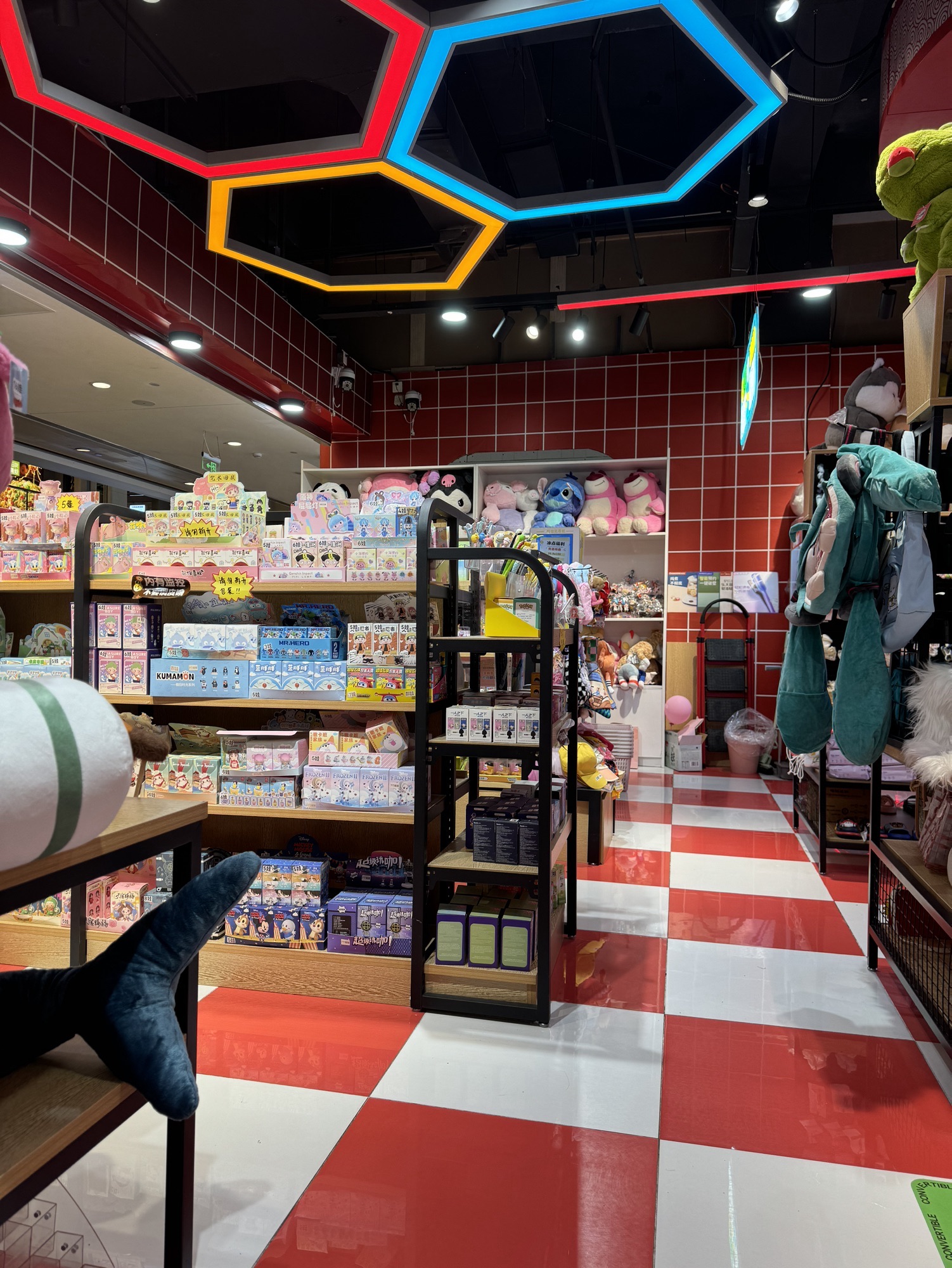 巴卜蚁儿童乐园(杭州五福天虹购物中心B2幢店)