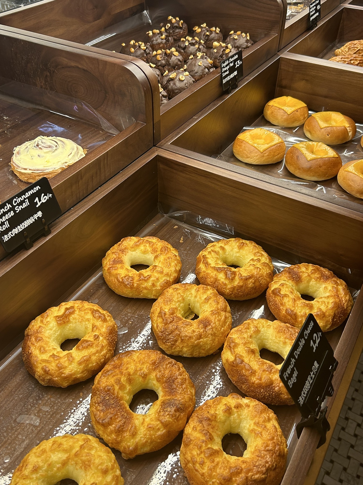BUTTERFUL&CREAMOROUS 黄油与面包(天津大悦城店)