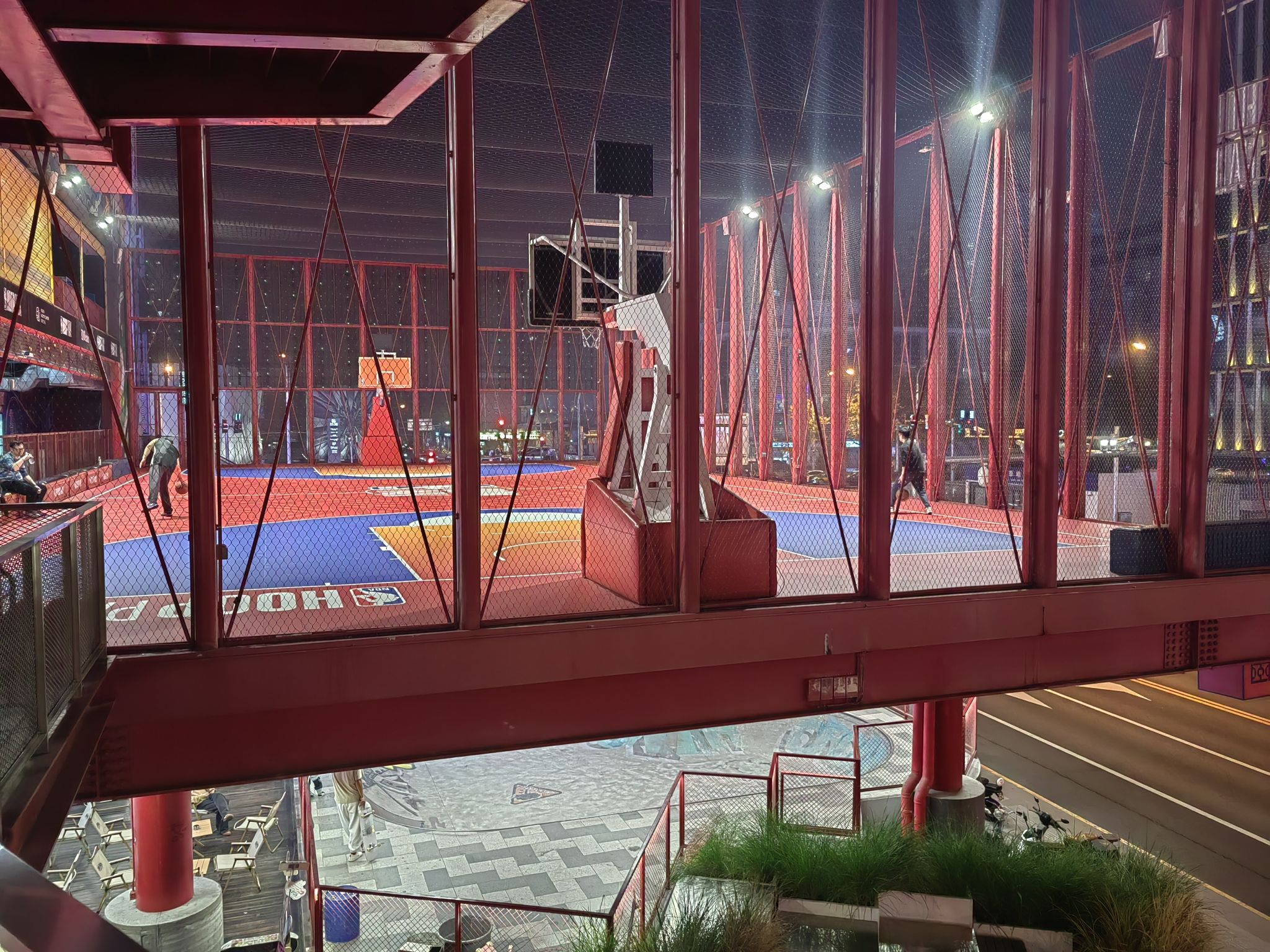 场地封面-The Box空中篮球场(THE BOX一盒朝外年轻力中心店)