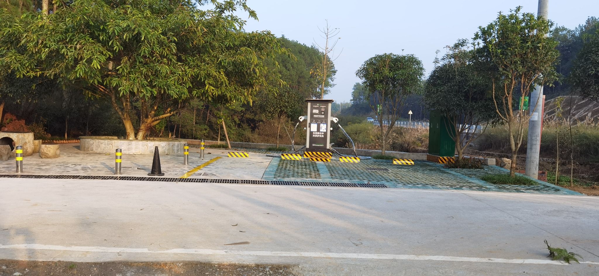 驴充充汽车充电站(顺山晓筑) - 青羊镇便民圈栖邻生活圈汽车服务服务点实景照片