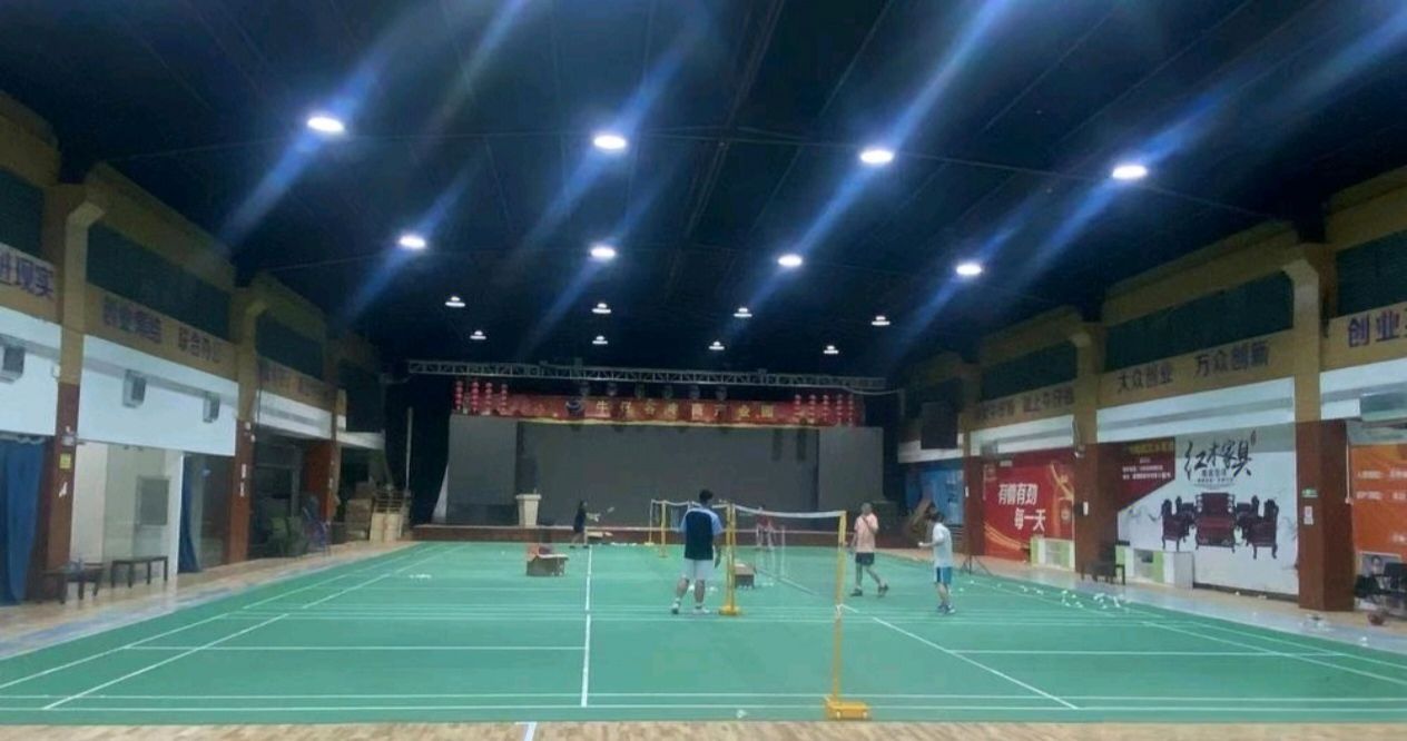 场地封面-牛仔谷羽毛球场