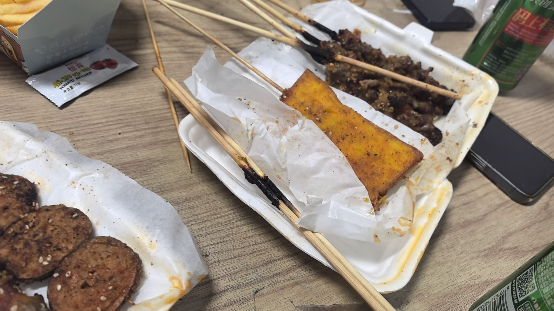 汏肆撸串·烧烤·生蚝·小龙虾(宏林世纪城店)
