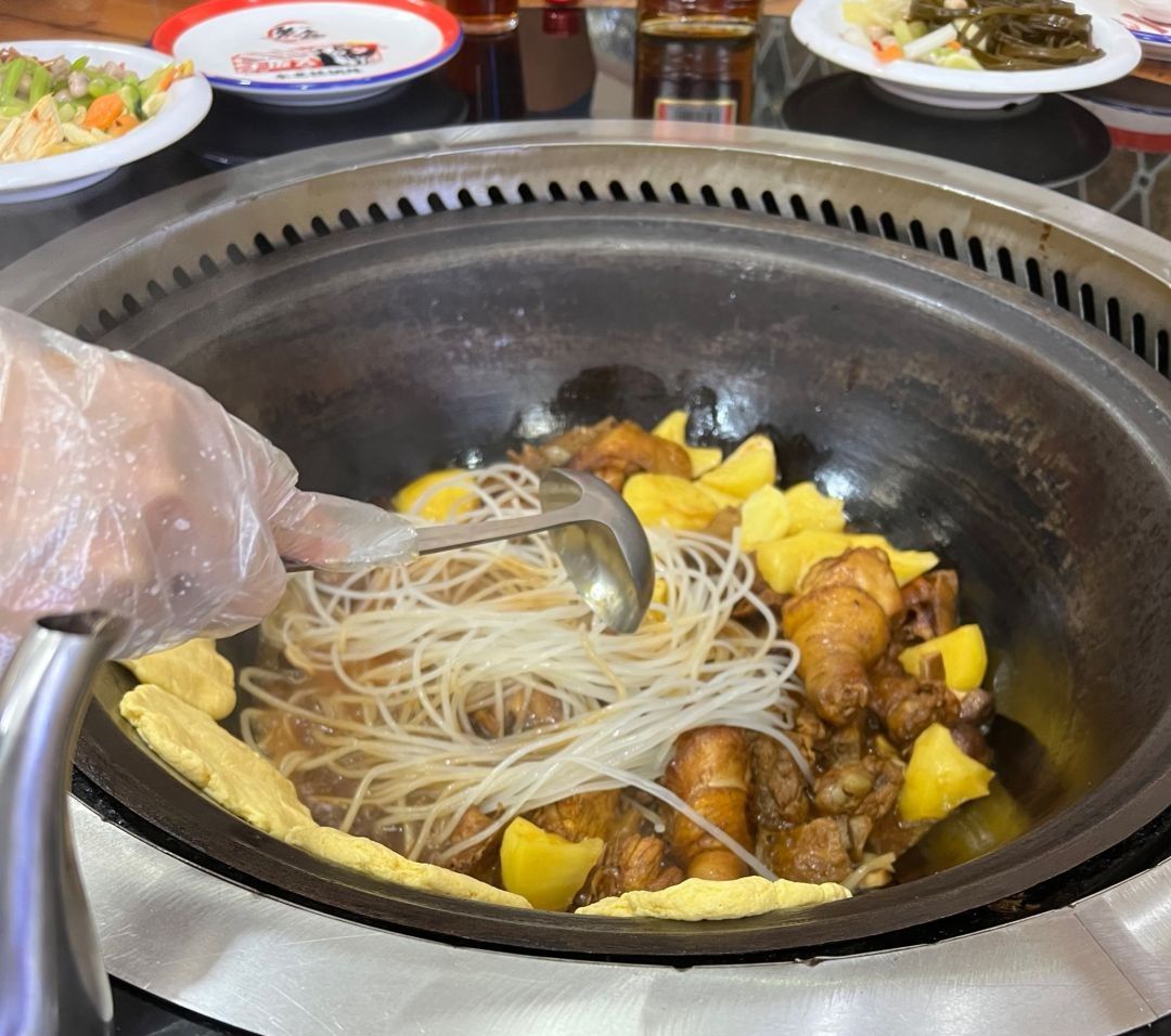 聚鑫东北铁锅炖